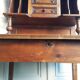 Bureau à pente avec trieur, tiroirs et casiers de rangement