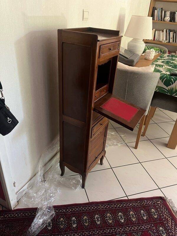 Little secretary