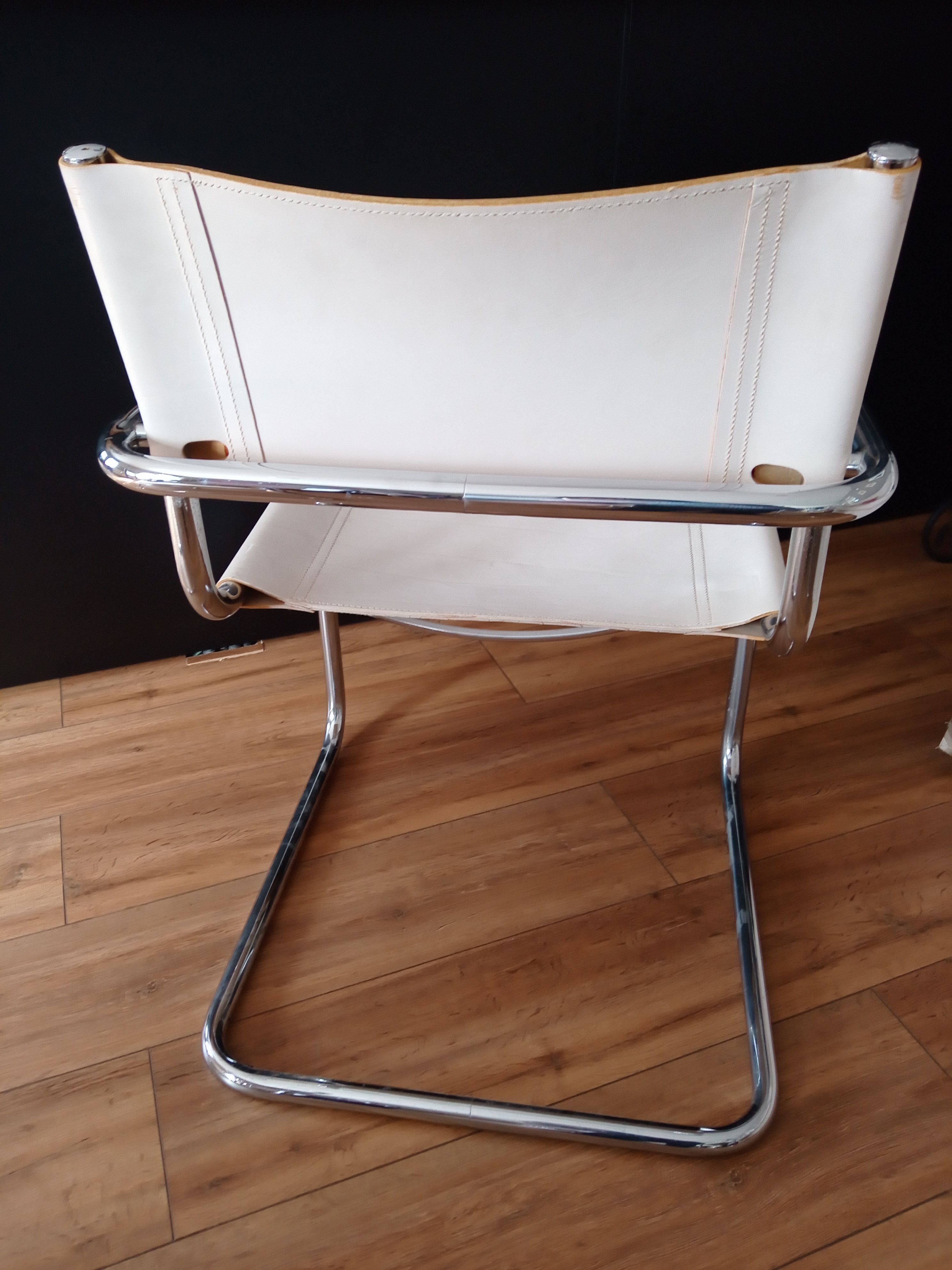 Set of 4 Cantilever Bahaus armchairs in off-white leather, chrome tubular base