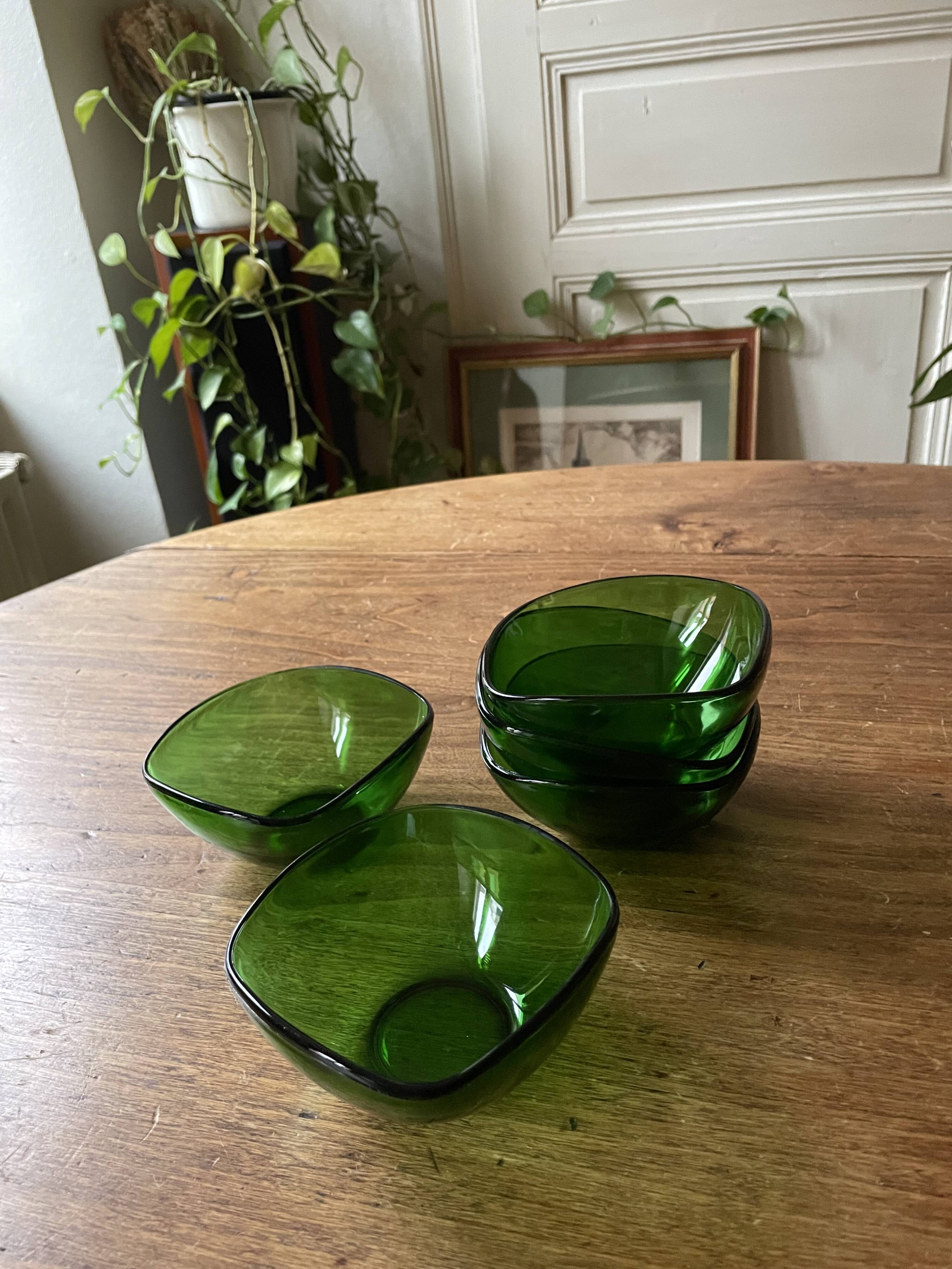 5 Vereco Duralex green bowls