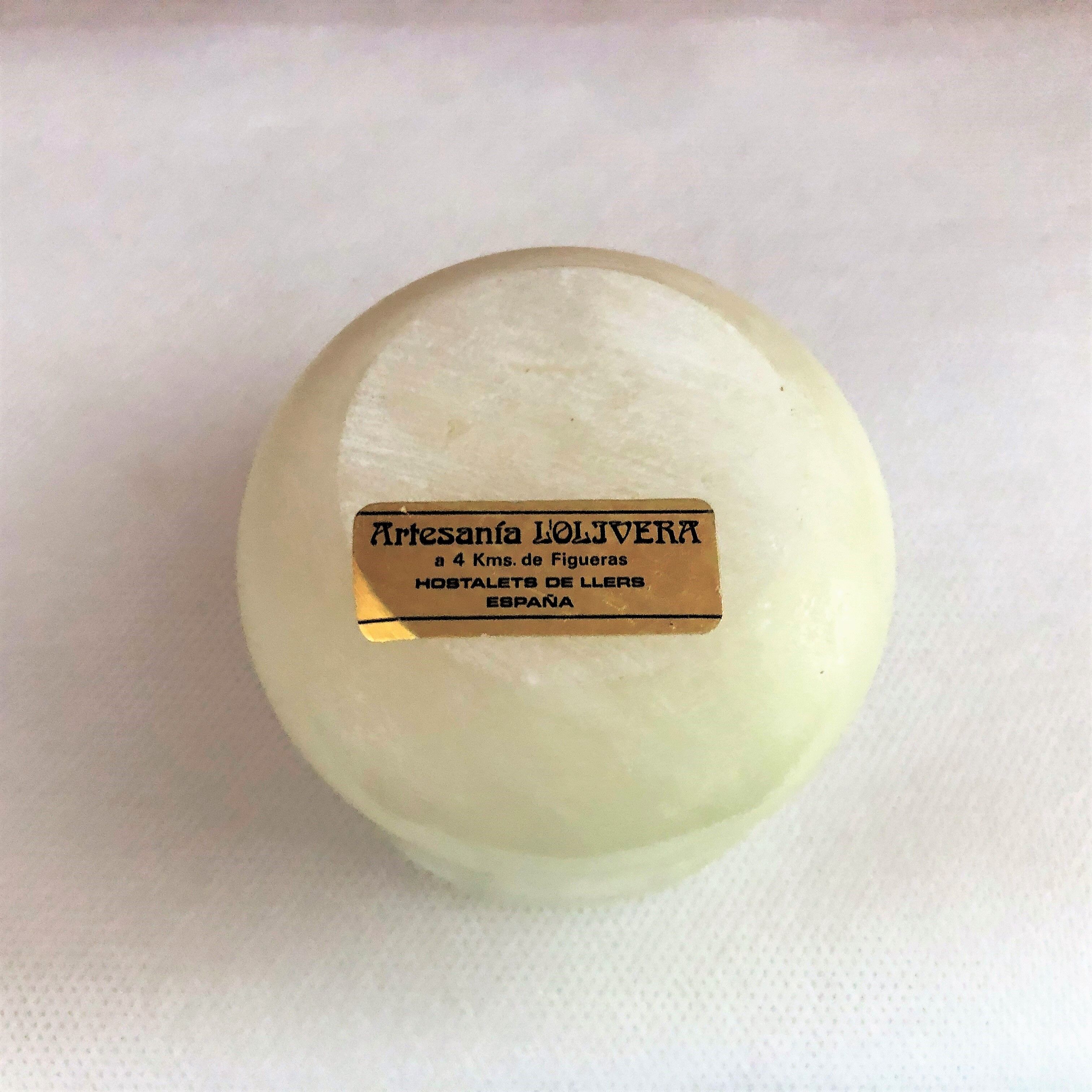 Artisanal alabaster boître white Spain
