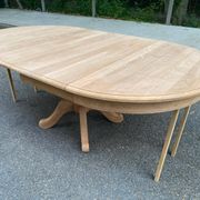 Table à manger ronde extensible décapée en merisier massif brut pied centra