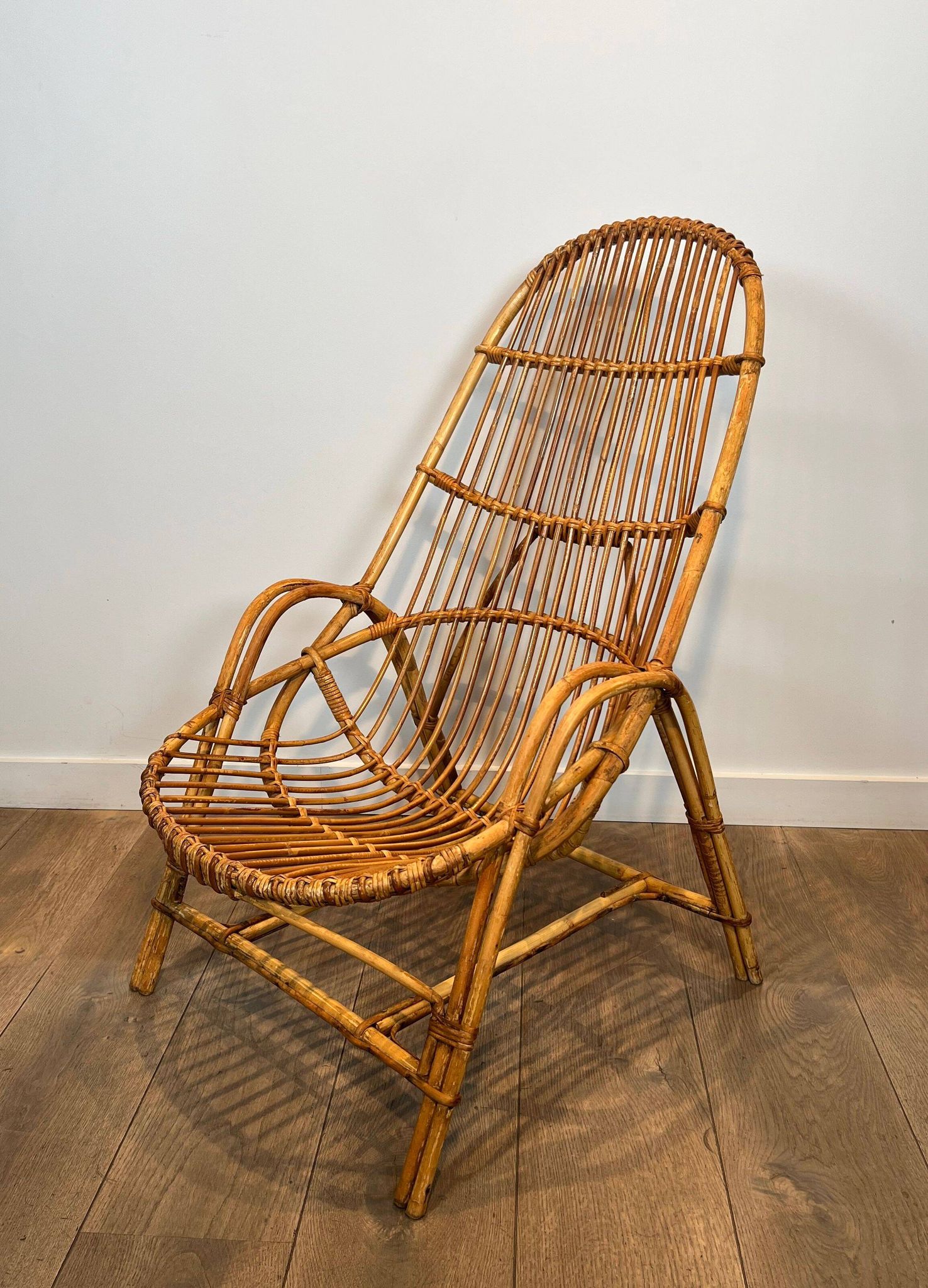 Paire de fauteuils design en rotin