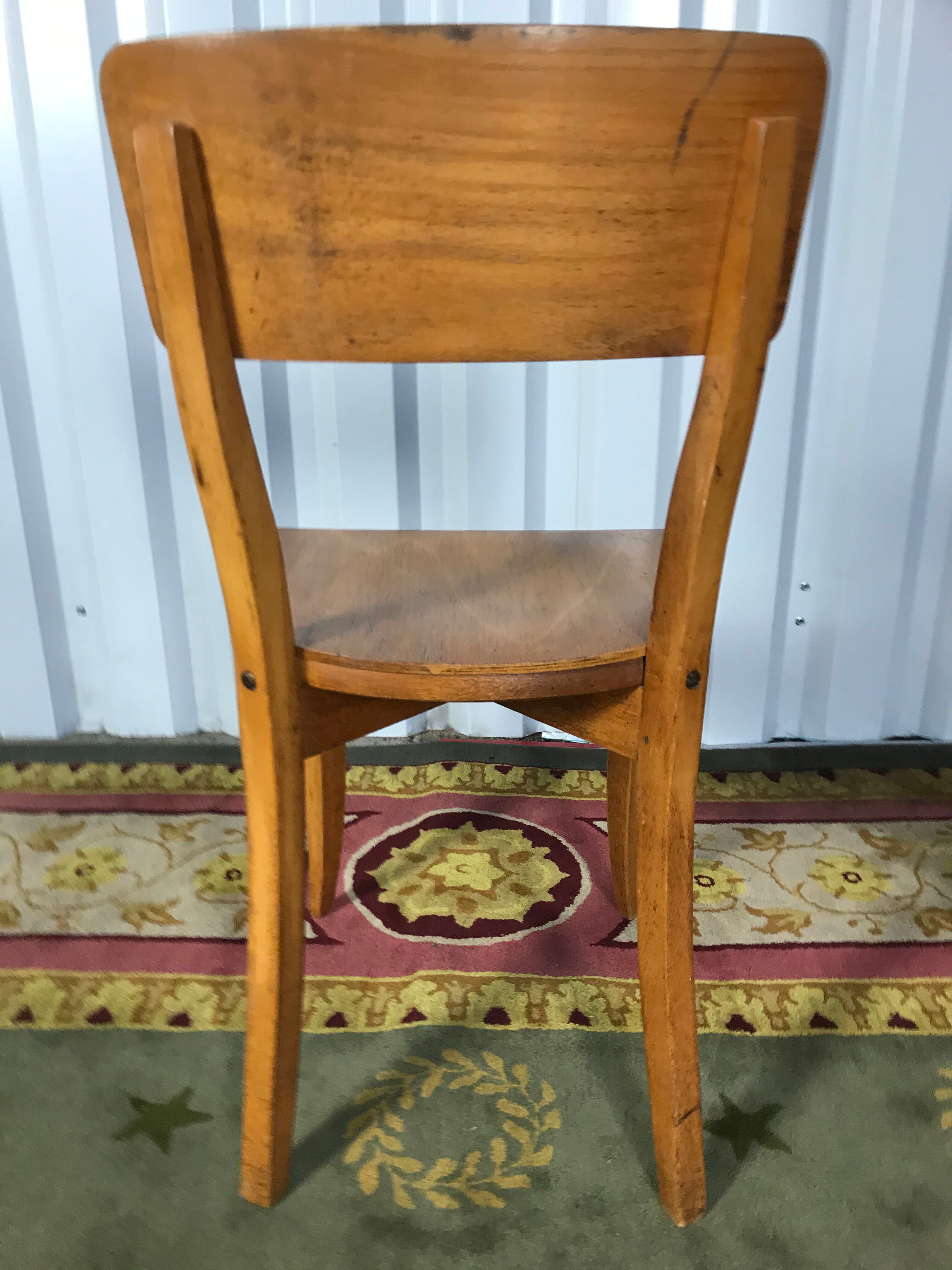 Suite de 12 chaises bistrot année 1950