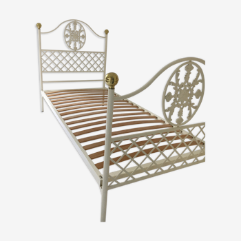 Ivory metal bed