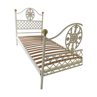 Ivory metal bed