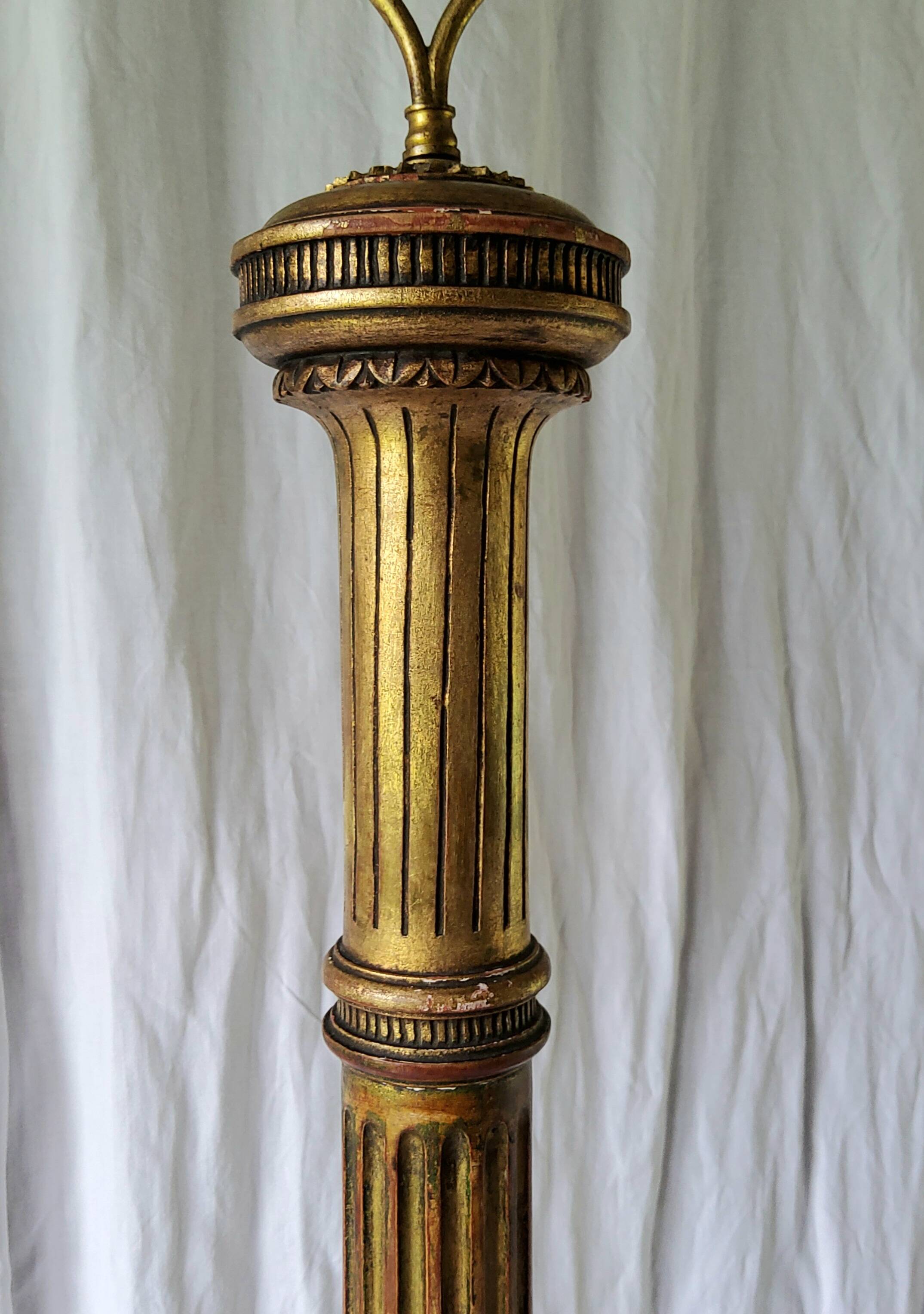 Lampadaire en bois doré
