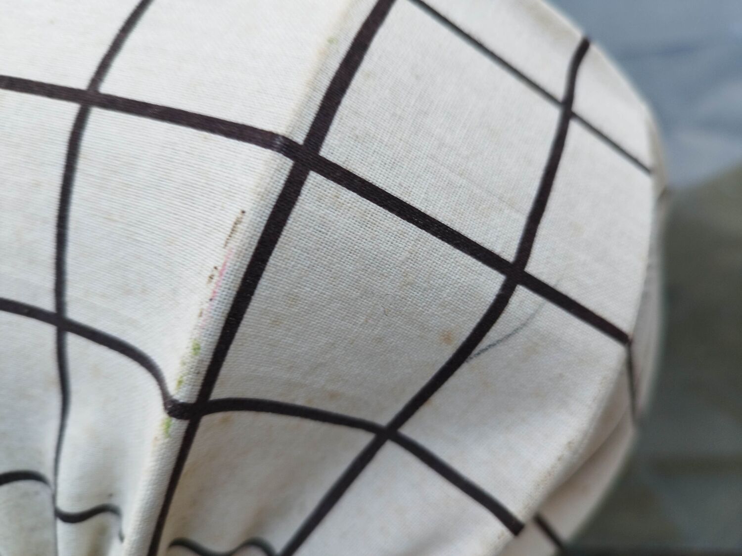 Articulated arm scissor wall light