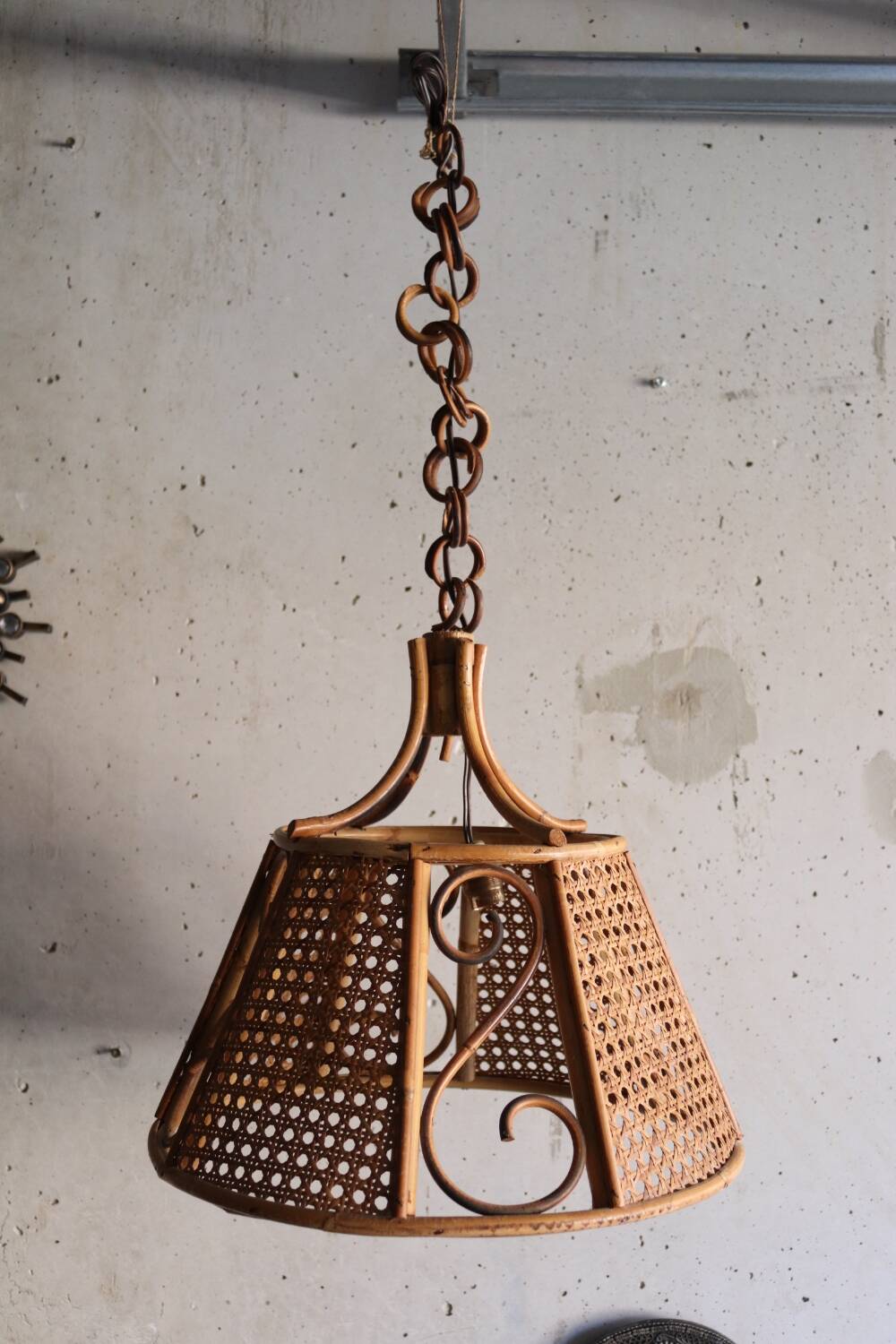 Lustre en rotin et cannage vintage