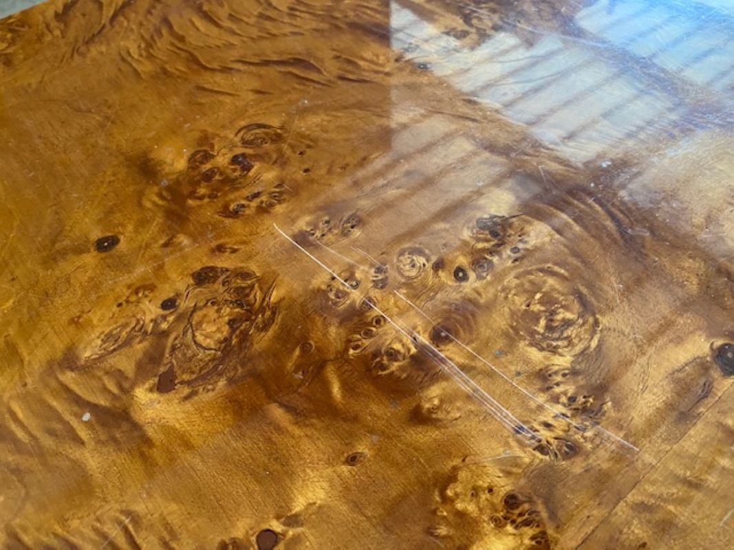 Table basse en loupe d’orme Roche et Bobois vintage 70s