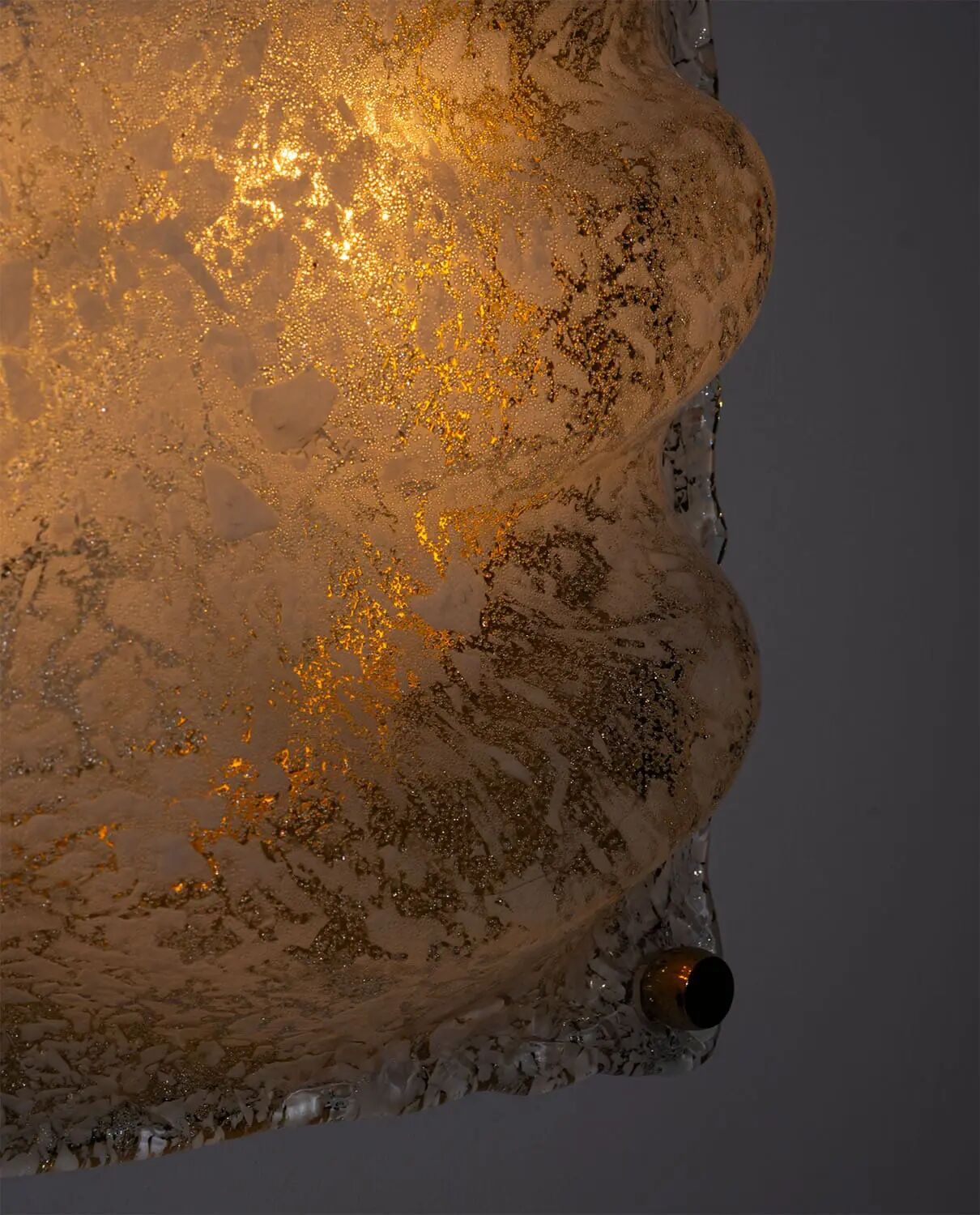 Sculptural Murano ice glass wall lamp, Italy 1970