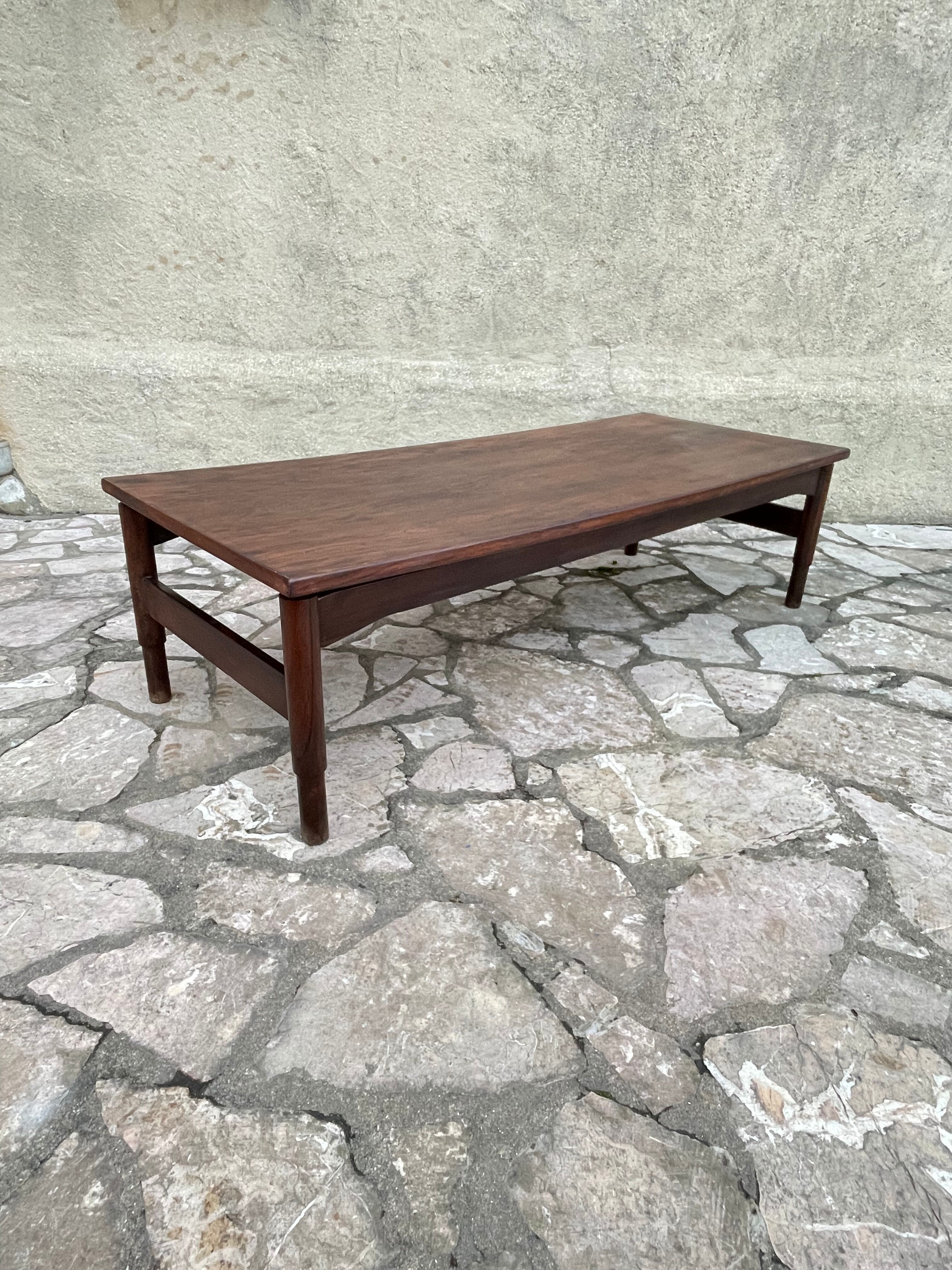 Table basse scandinave en palissandre