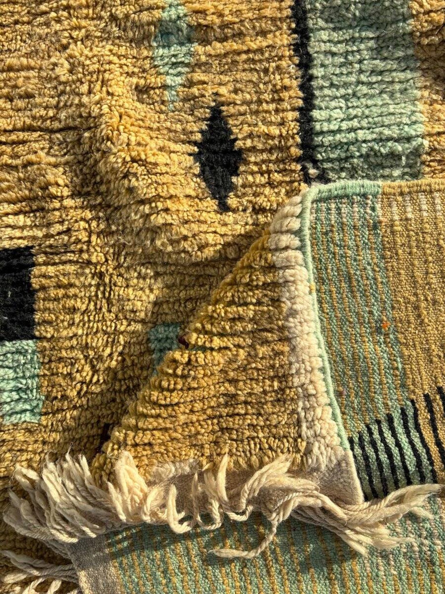 Tapis berbère marocain boujad  moderne en laine