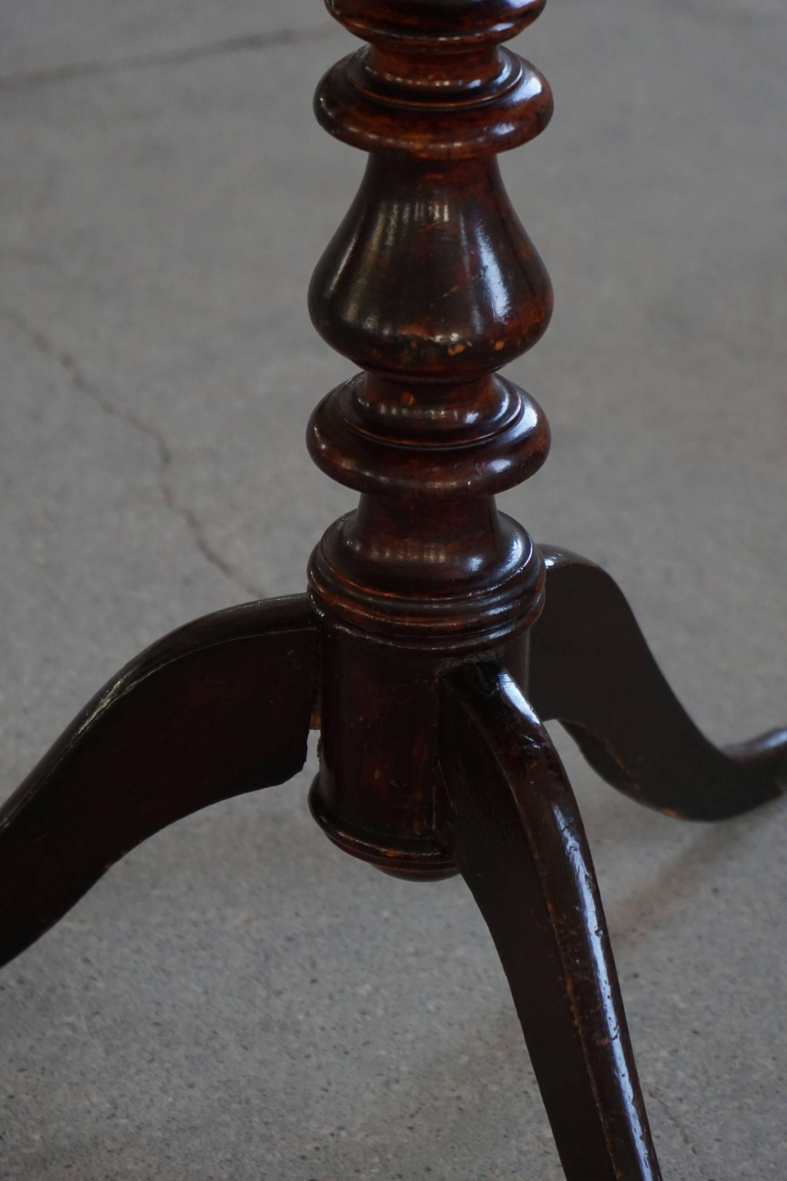 Pair of English side tables / pedestals, walnut, mid-century, 1940s.