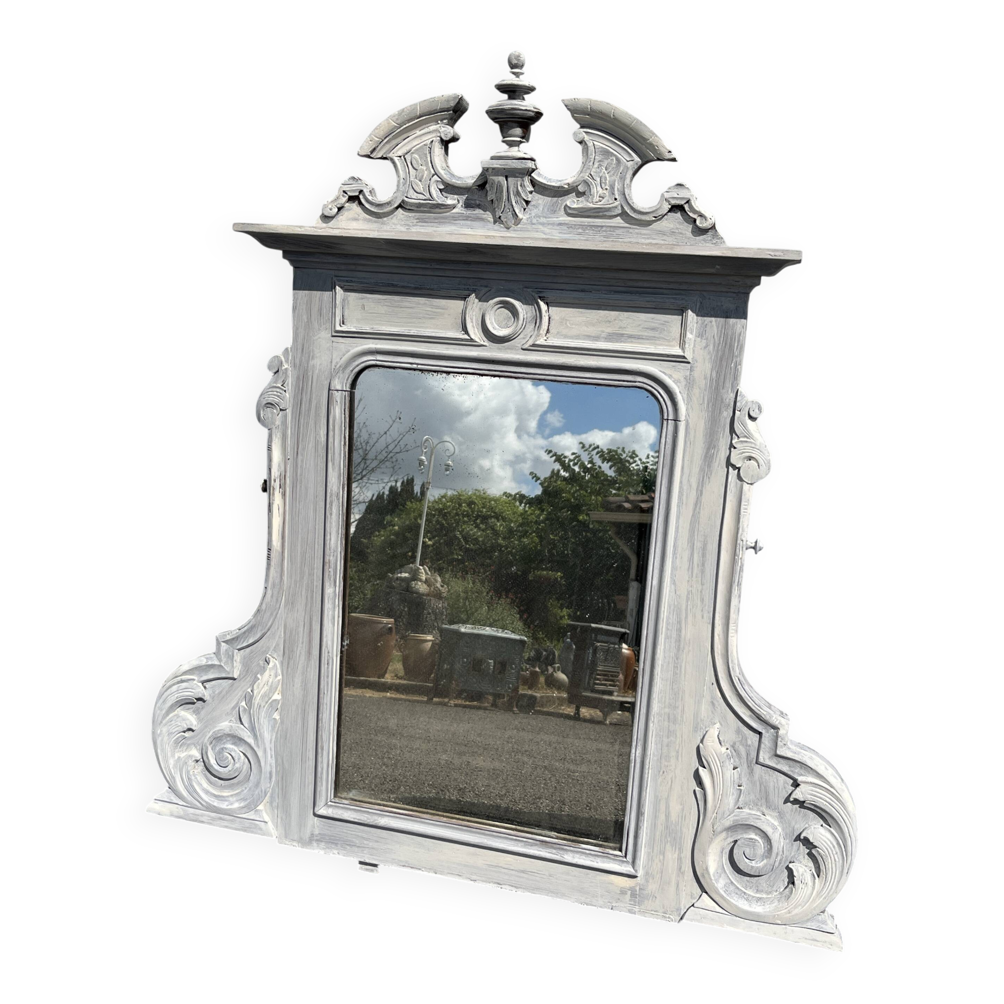 Large decorative mirror in carved wood with shabby patina
