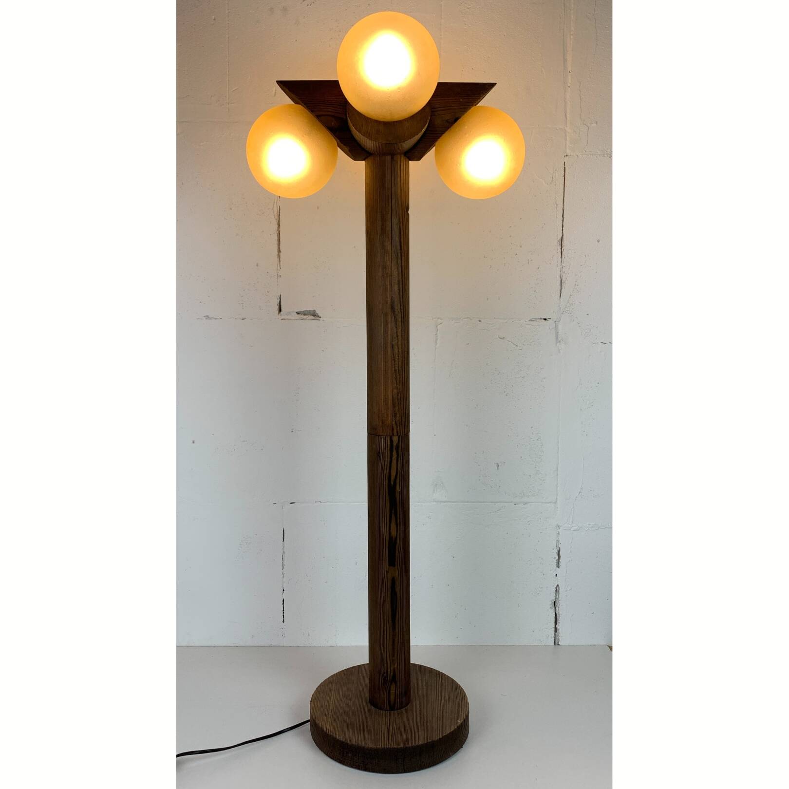 Midcentury brutalist oak floor lamp with 4 spheres, 1970s  by Temde Leuchten