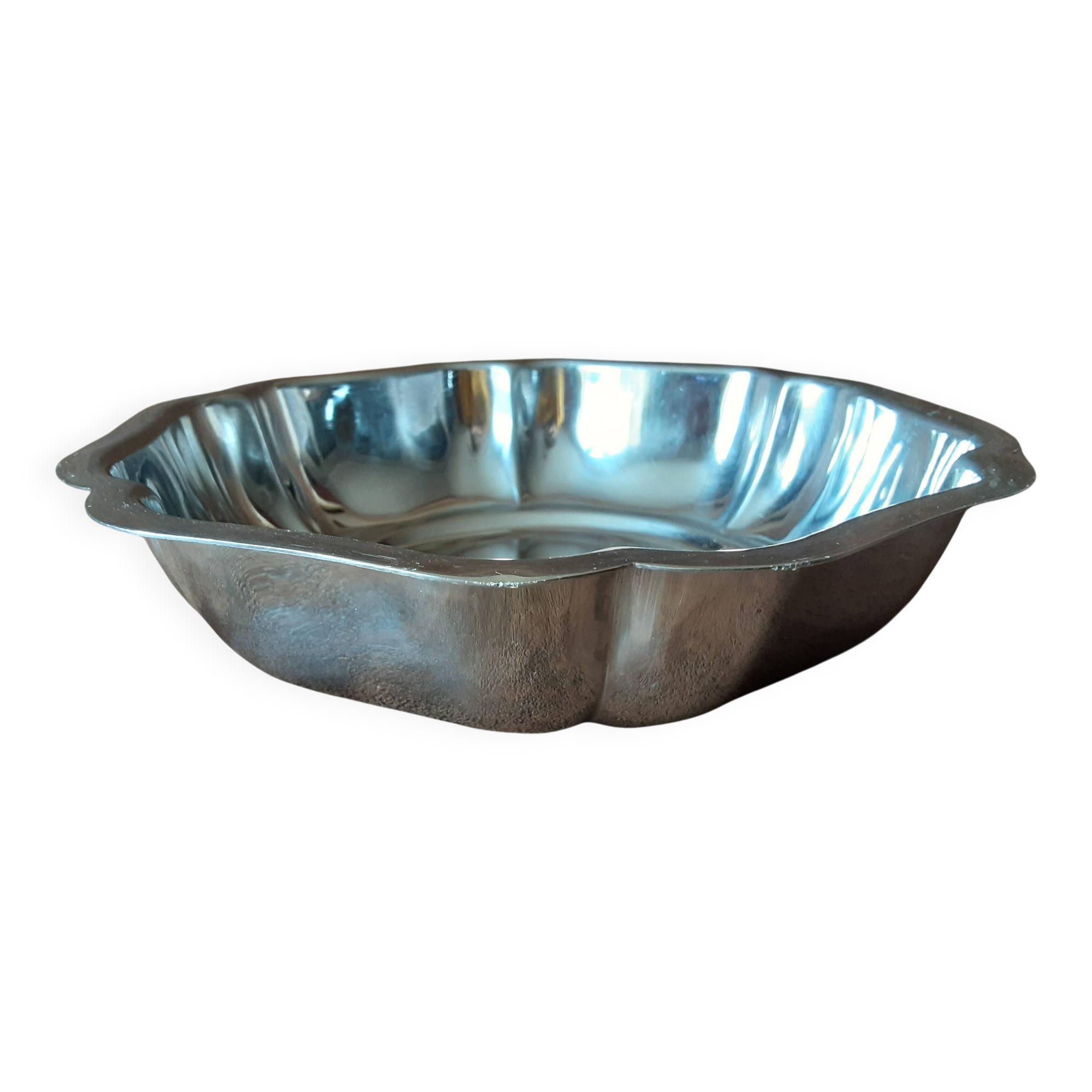 Metal salad bowl