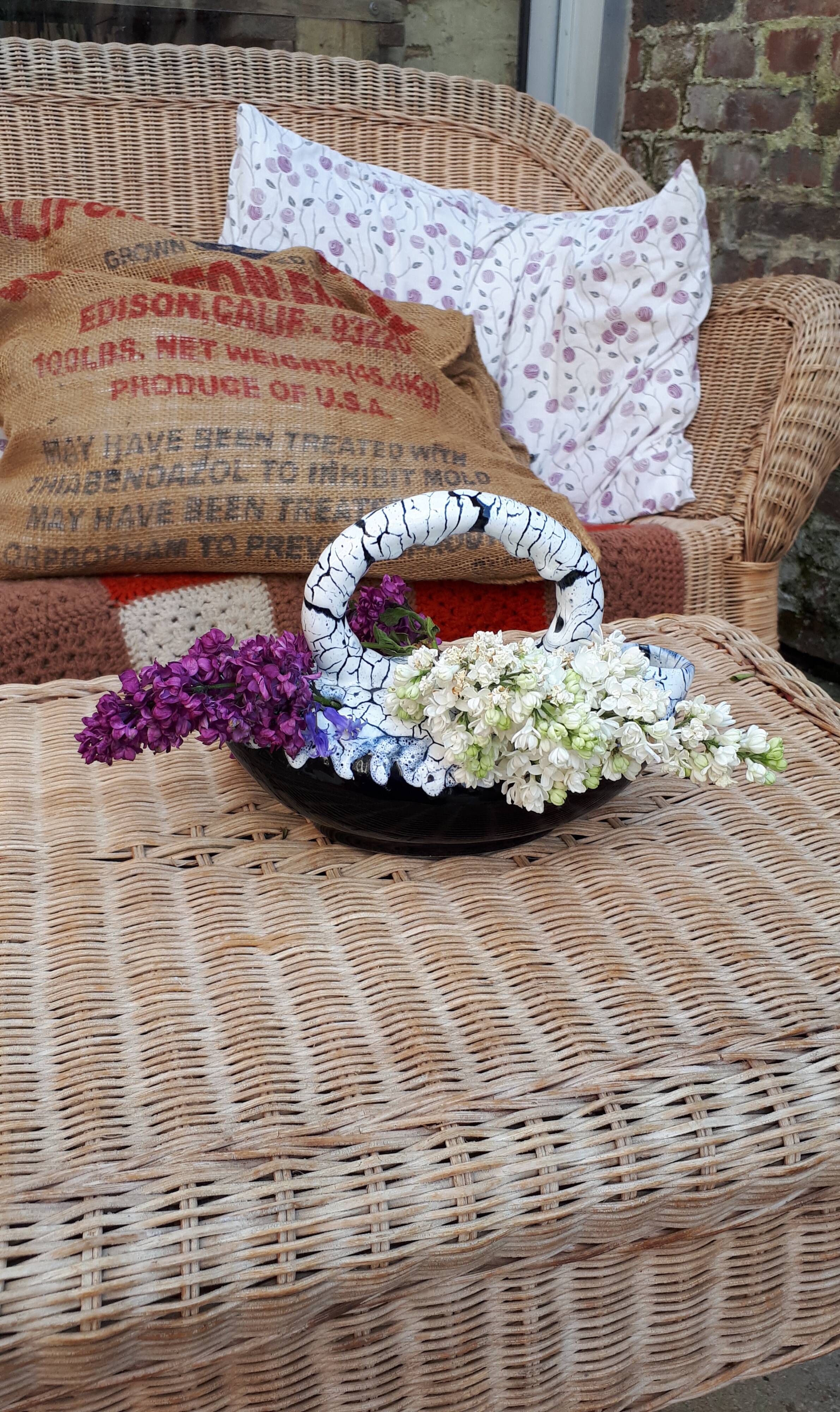 Flower vase style Fat Lava Vallauris