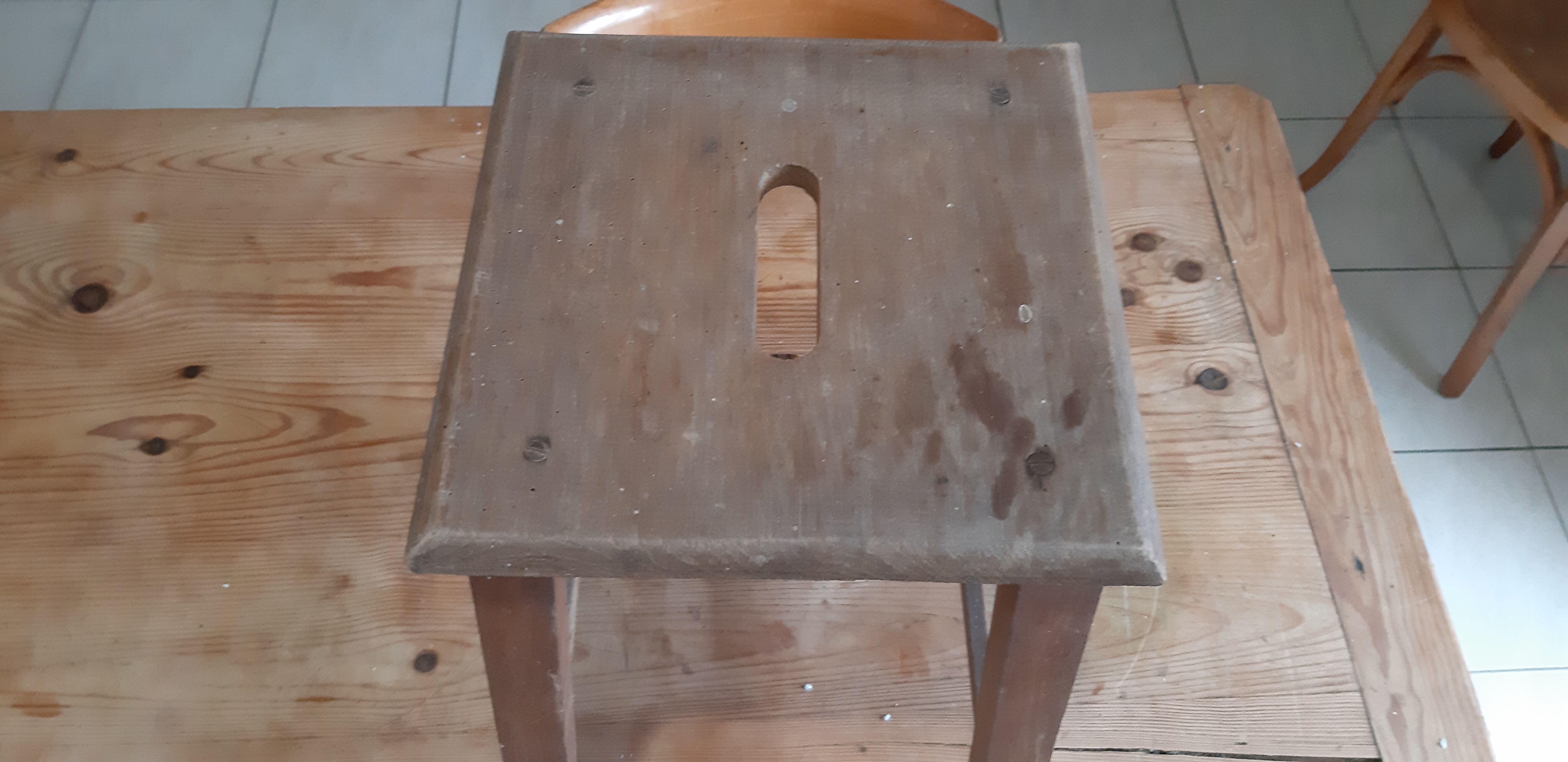 Tabouret d'atelier bois