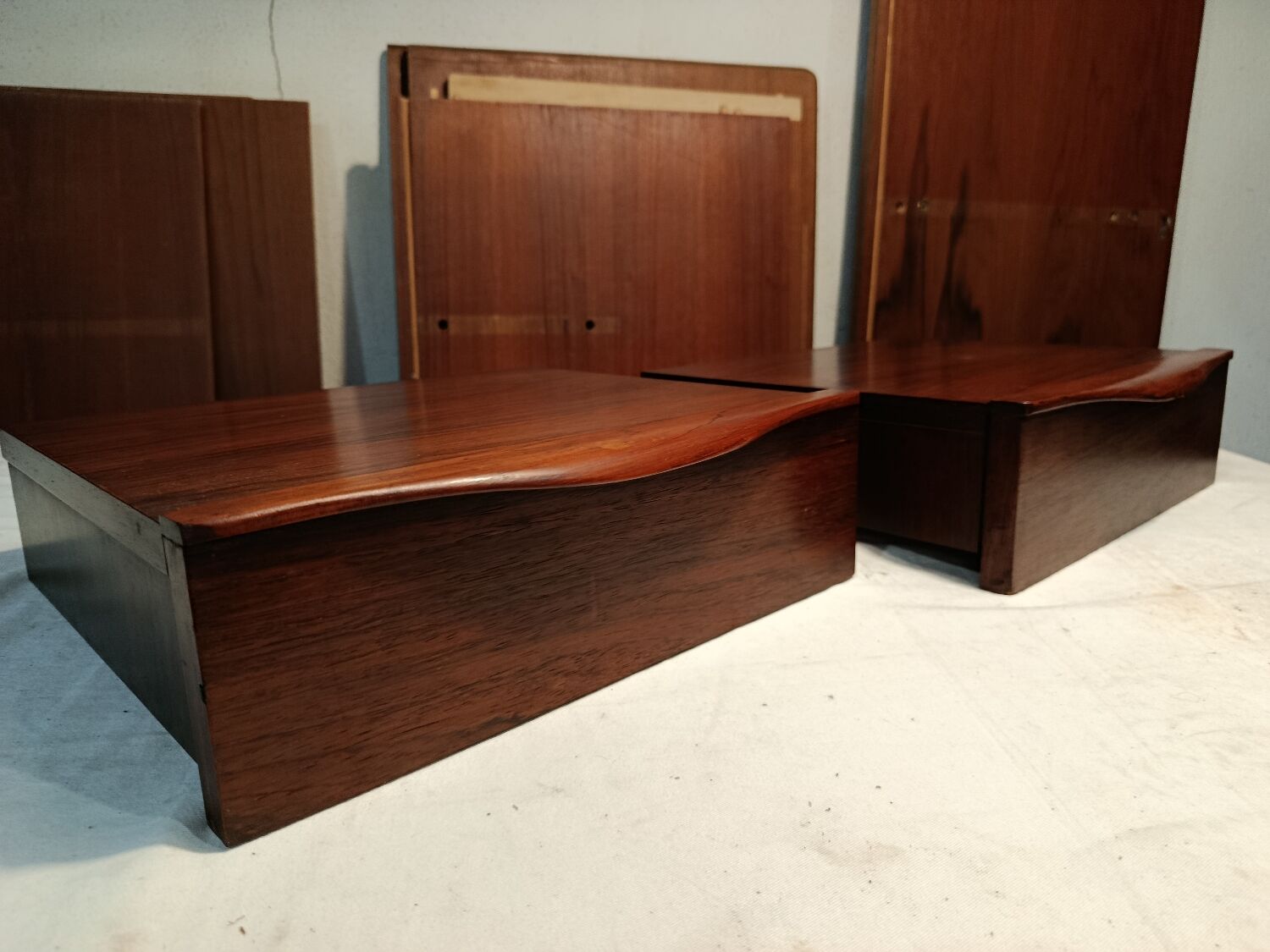 Scandinavian suspended nightstands rosewood