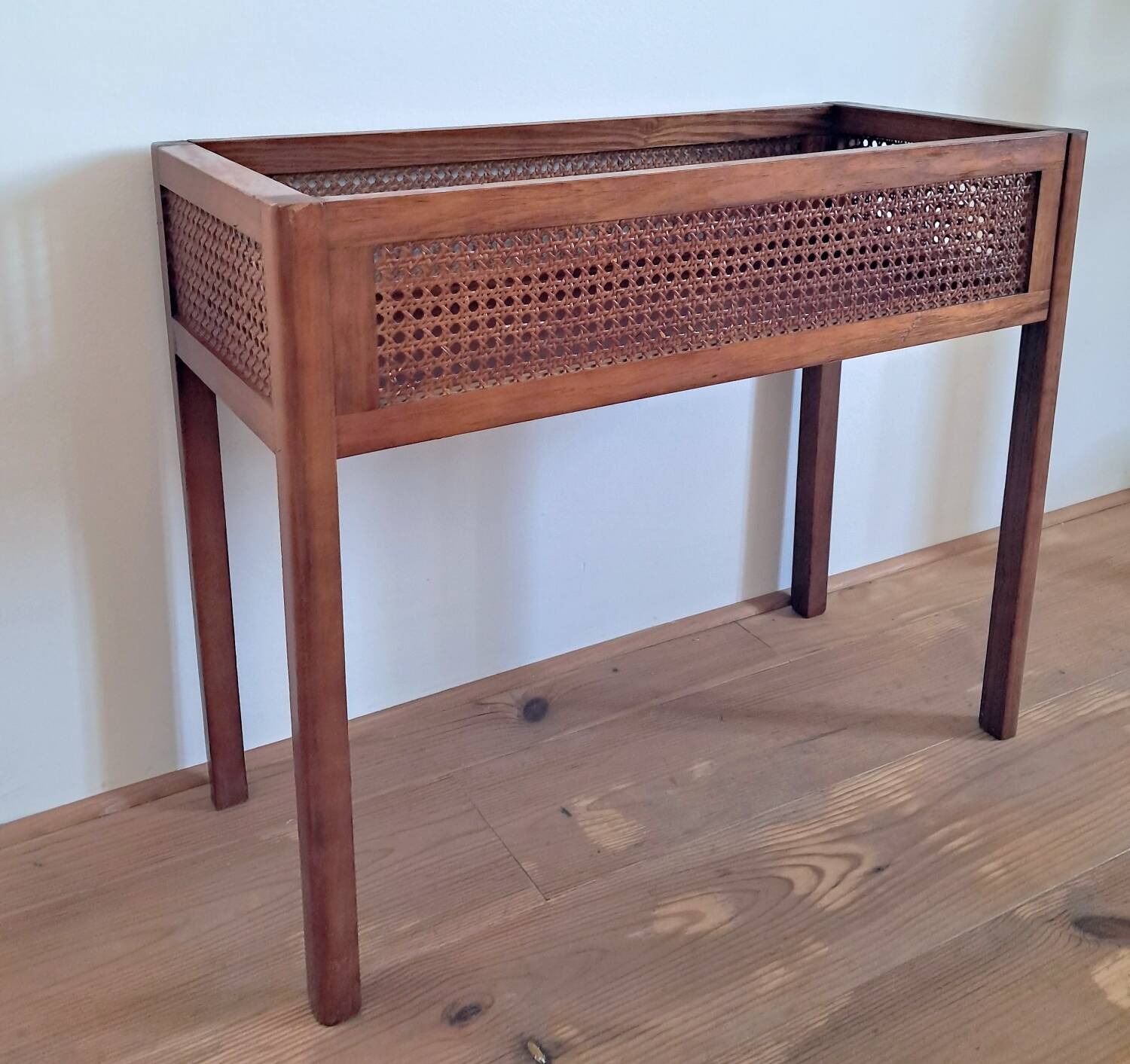 Wood and cane planter