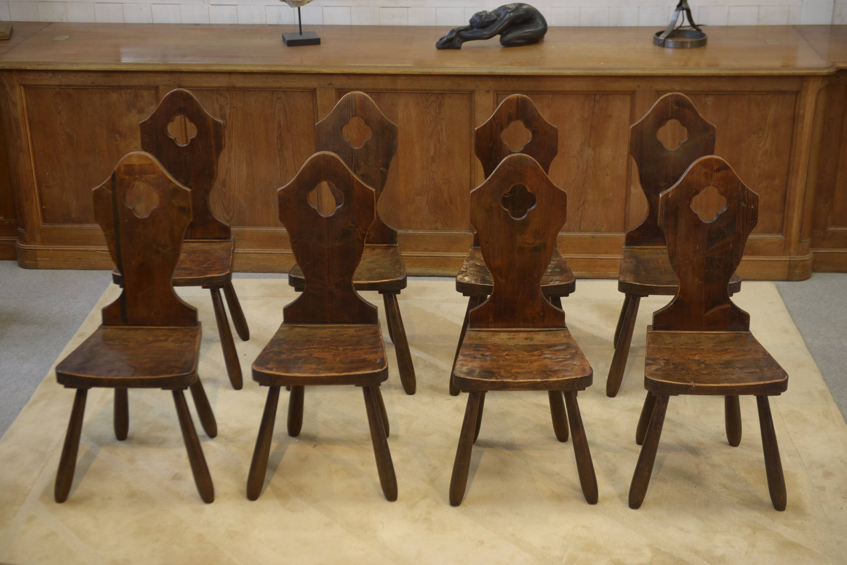 Ensemble de 8 chaises monastère 1950’s