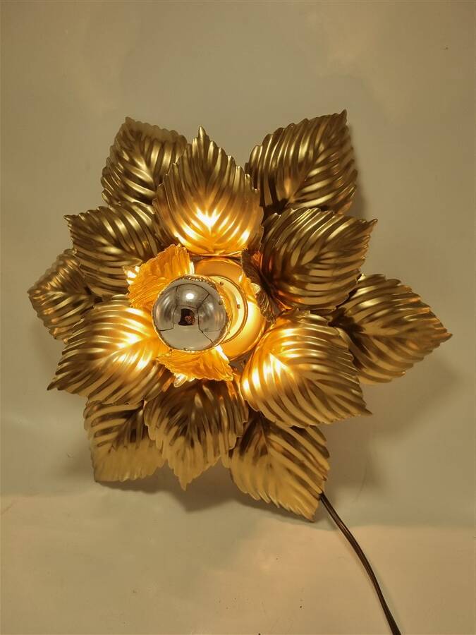 Pair of Masca flower wall lights in gold metal