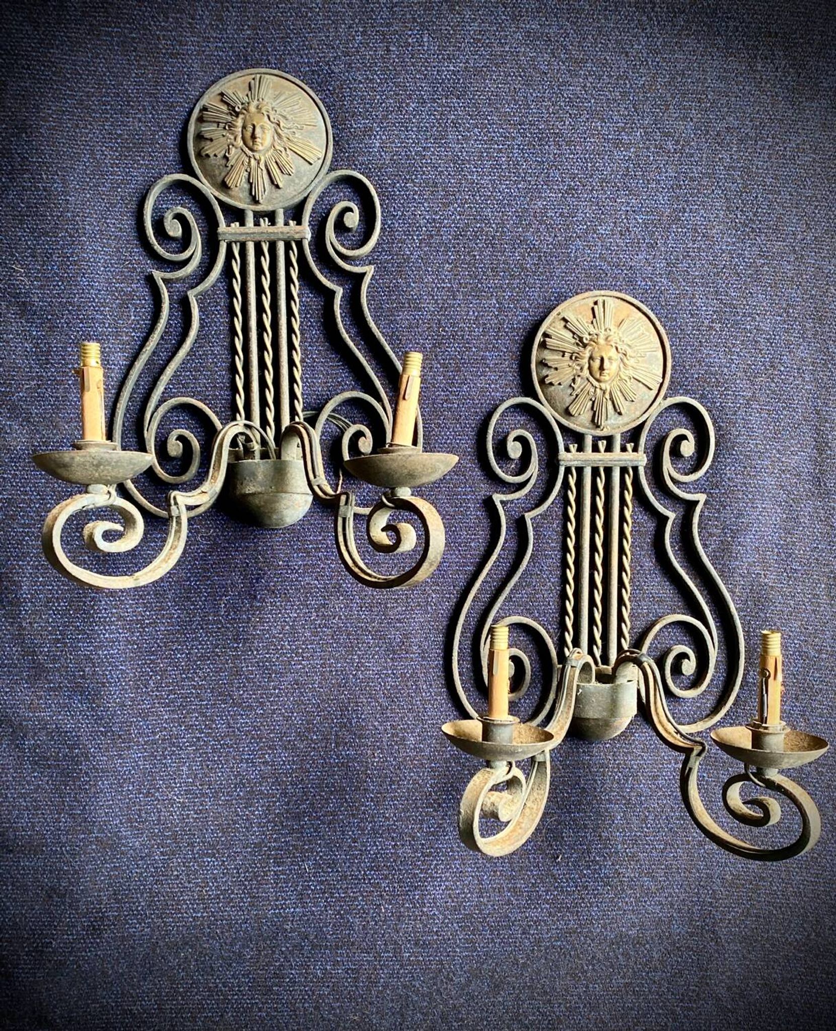 Paire d appliques néoclassique en fer forgé