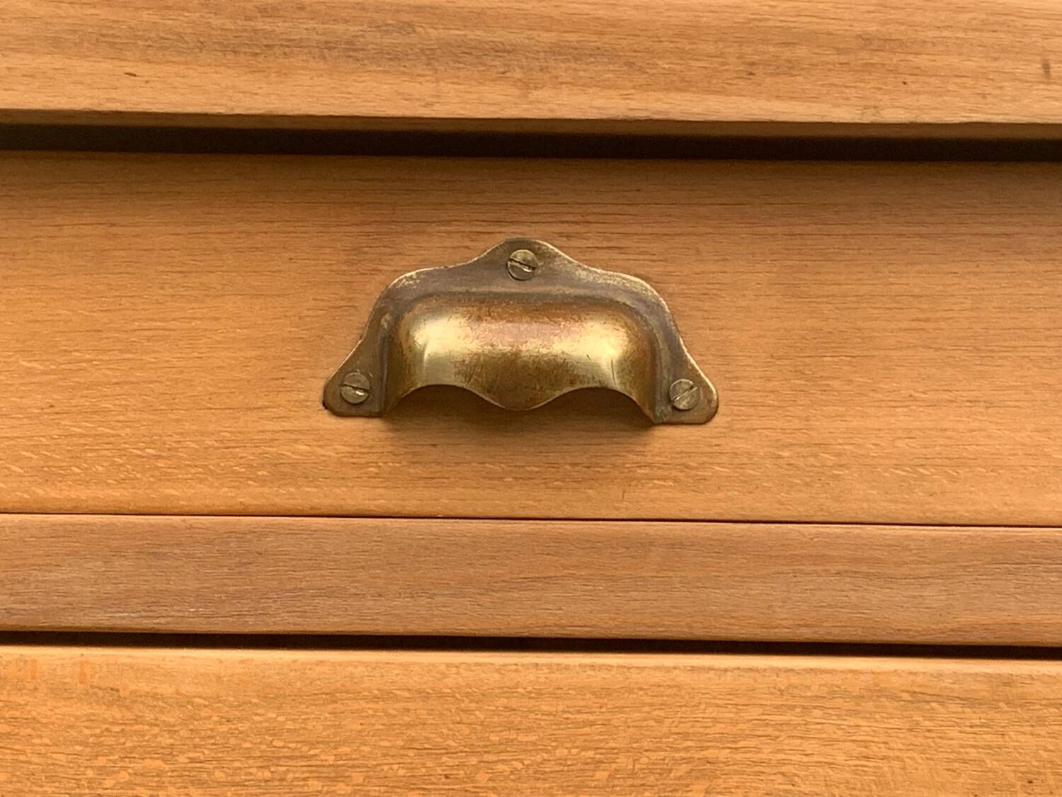 Grand Parisian buffet with billot and butterfly hinges, raw wood, 1930.