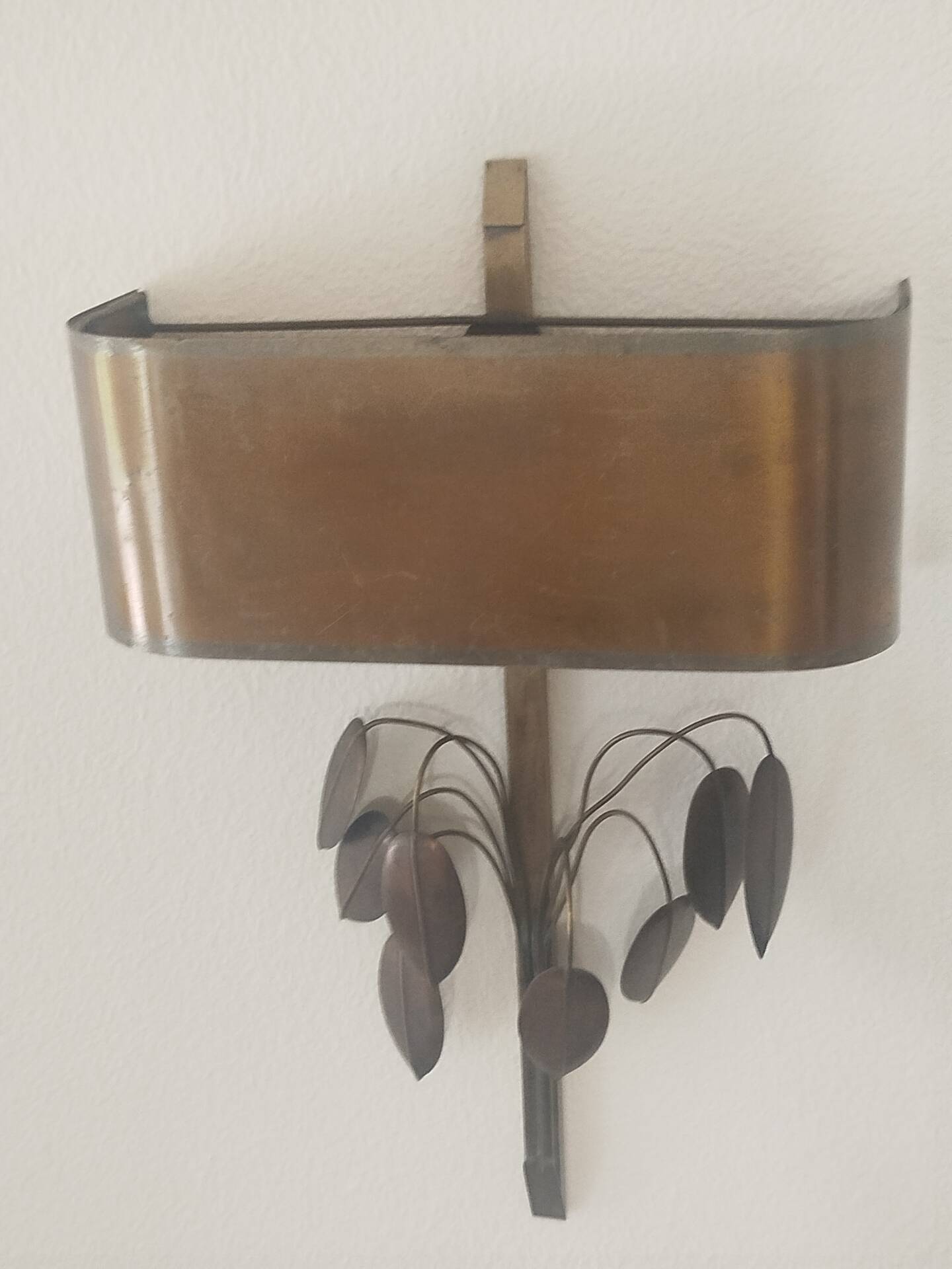 Vintage wall light Maison Charles – Brass leaves 1970s