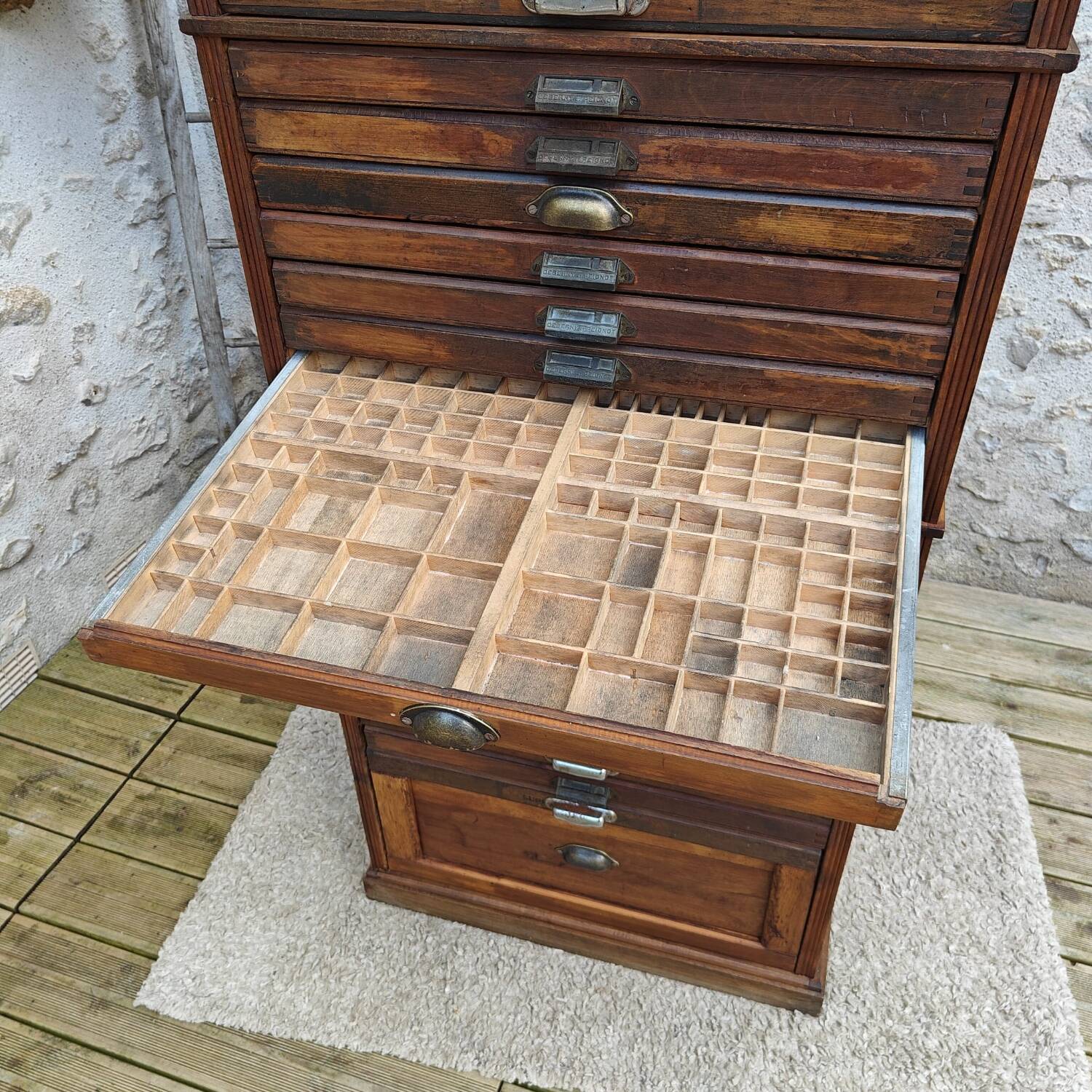 Typographer's trade furniture