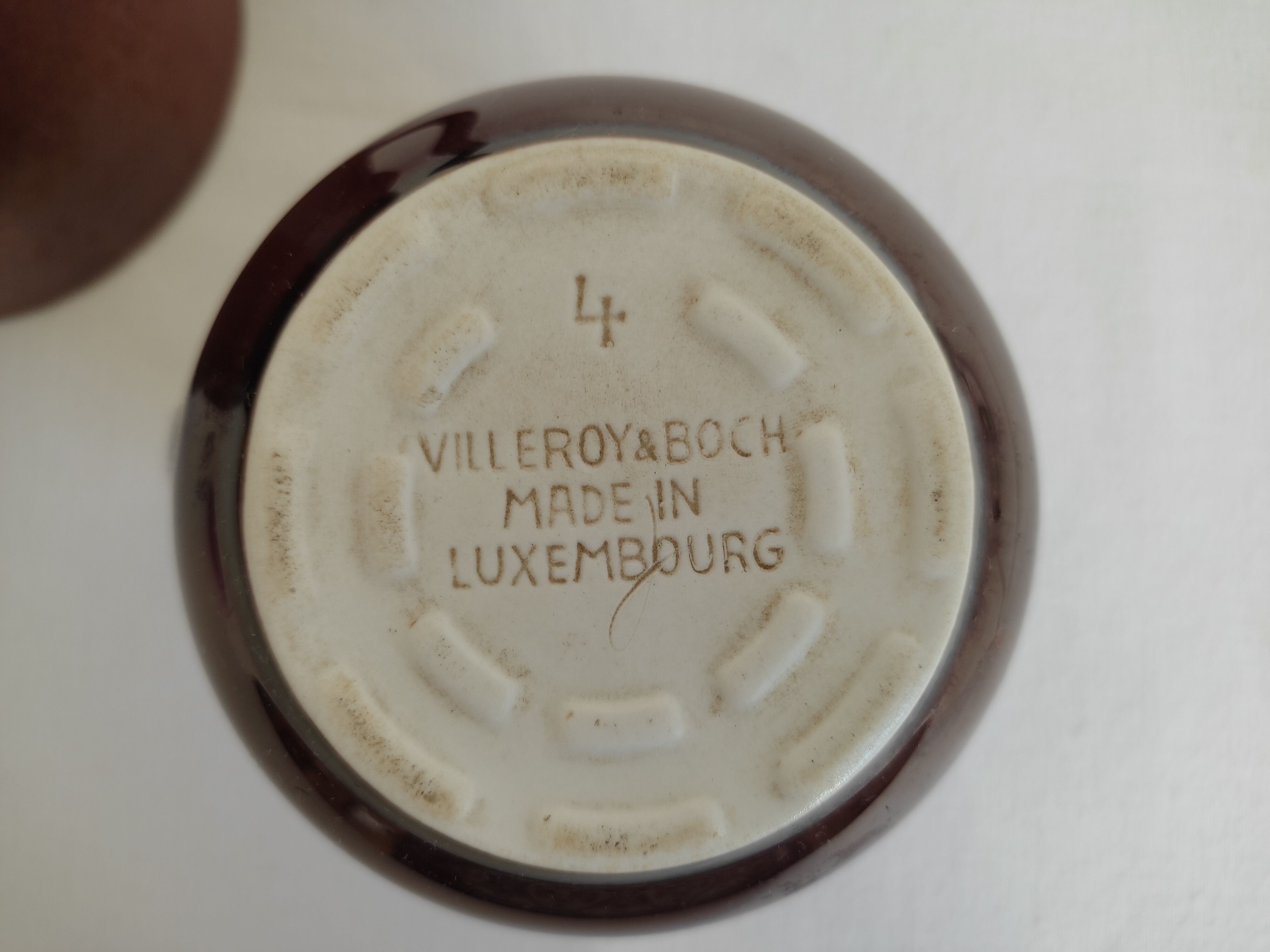 Teapot and milk jar from Bistrot Villeroy Bosh