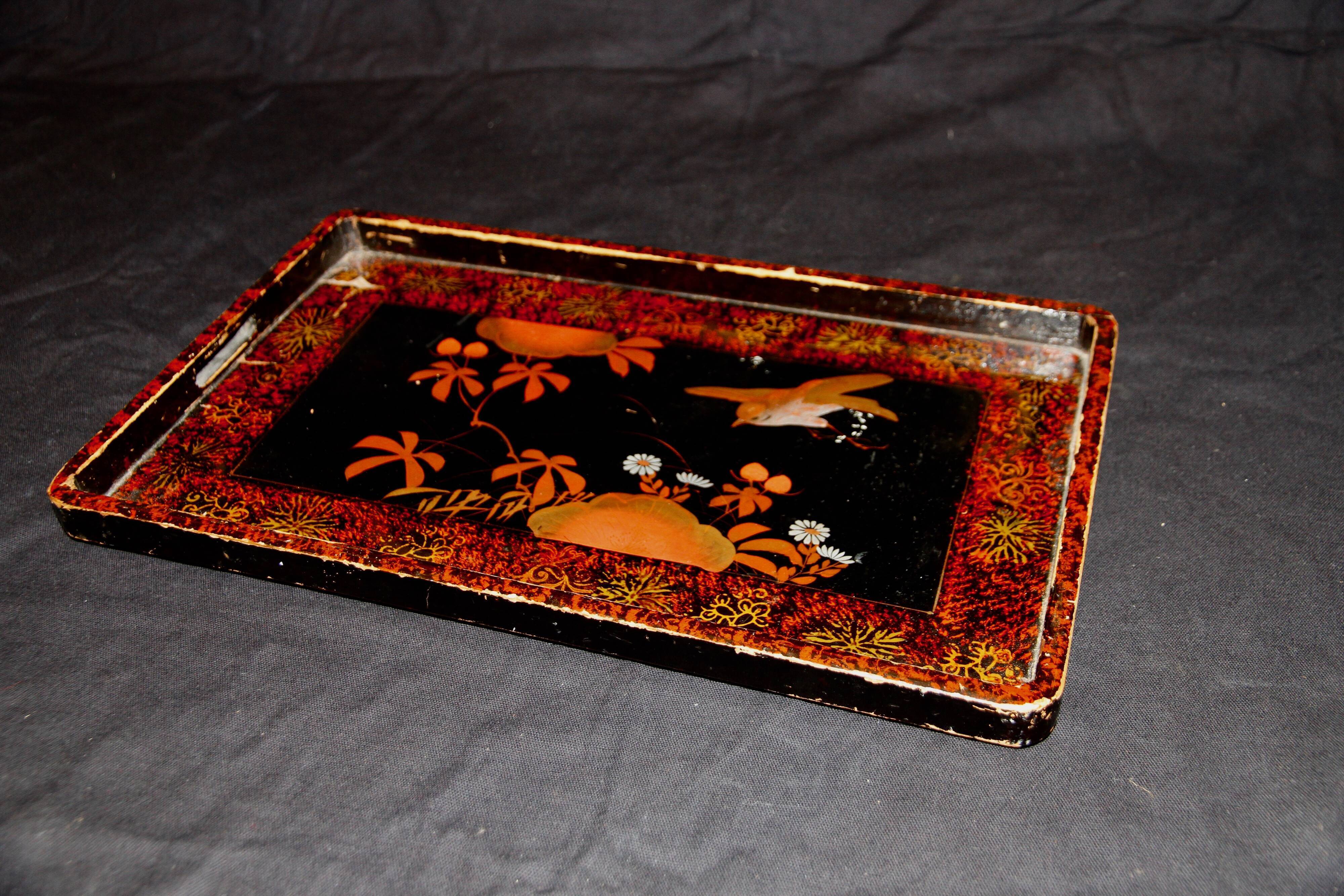 Chinese lacquered wooden tray, early 20th century