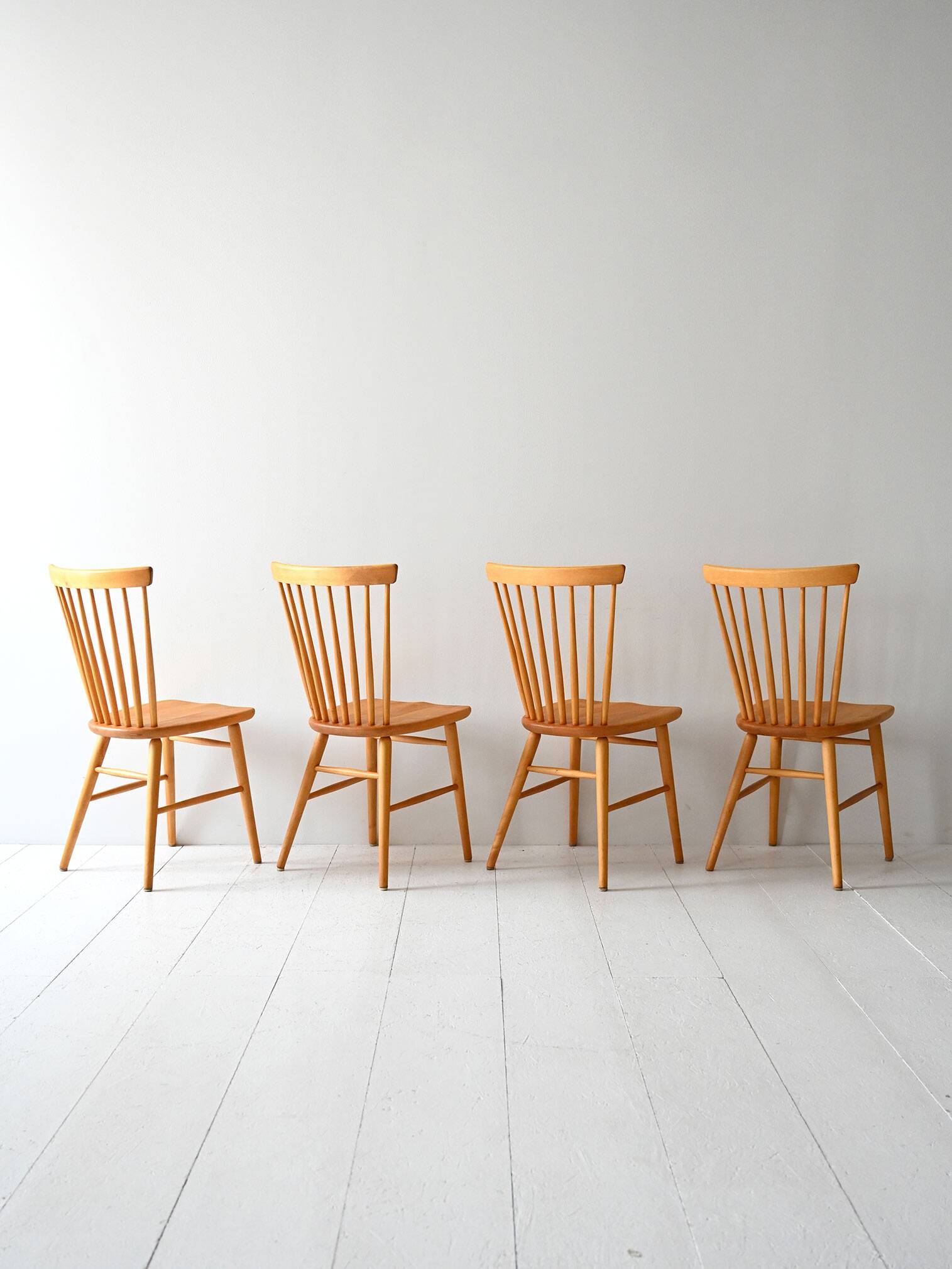 Lot de 4 chaises Pinstollar Vintage