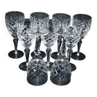 Baccarat? saint louis? service of 9 wine glasses in cut crystal with old beveled palmettes h20cm