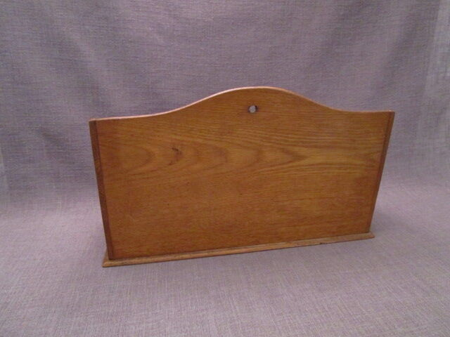 Old letter carrier in chene