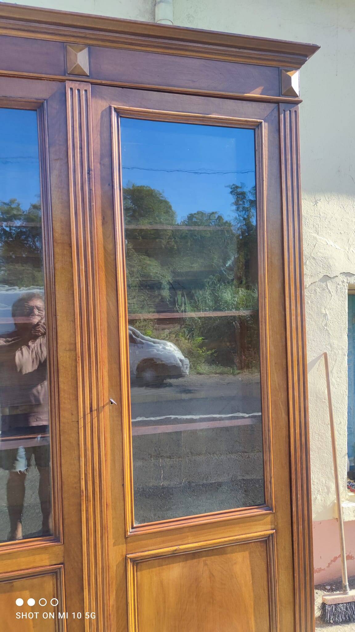 4-door bookcase in solid walnut circa 1880