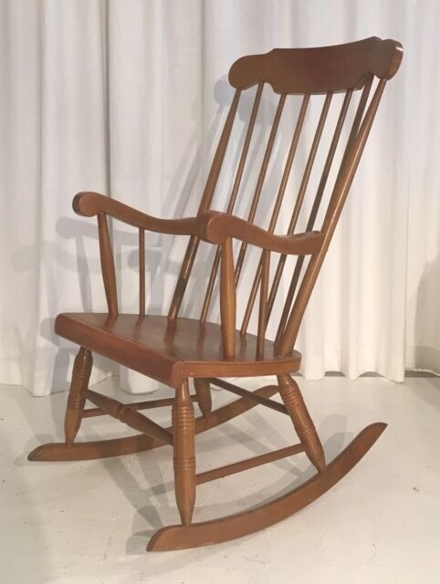 Rocking chair in blond wood