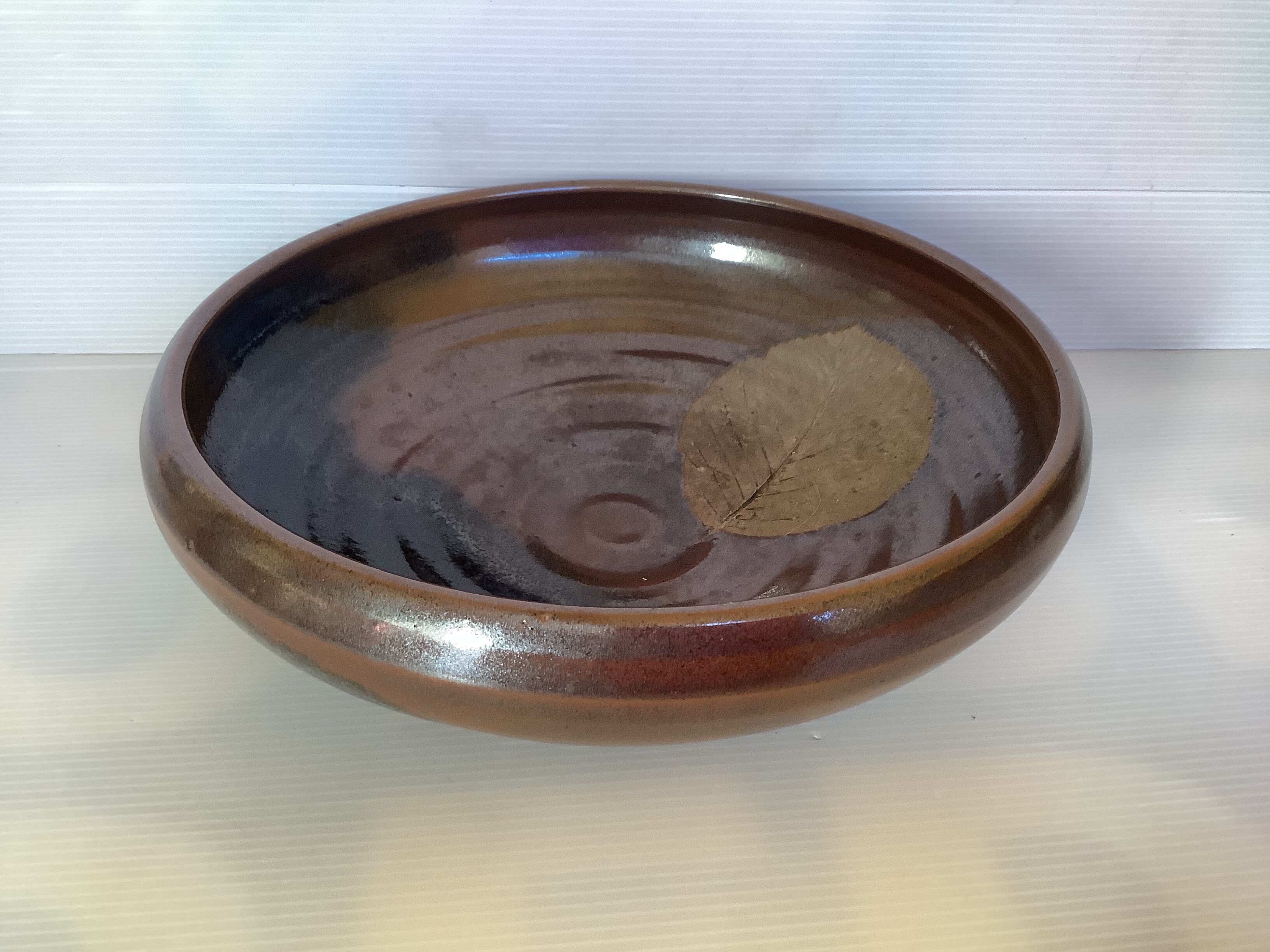 Ceramic glazed stoneware empty pocket