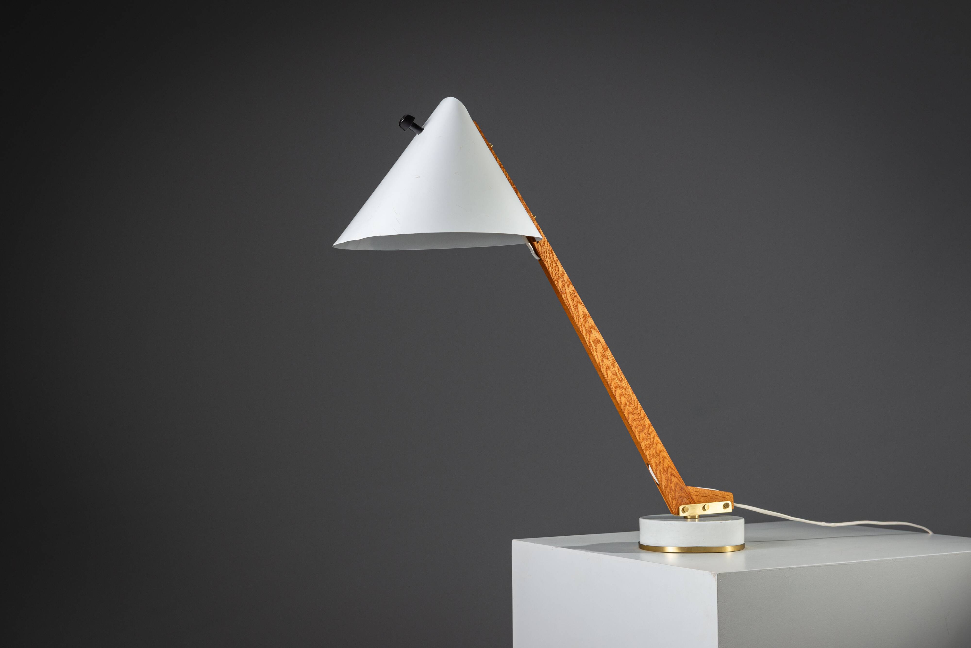 Lampe de table B54 par Hans Agne Jakobsson