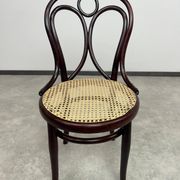 Bentwood dining chair No. 19 by Thonet