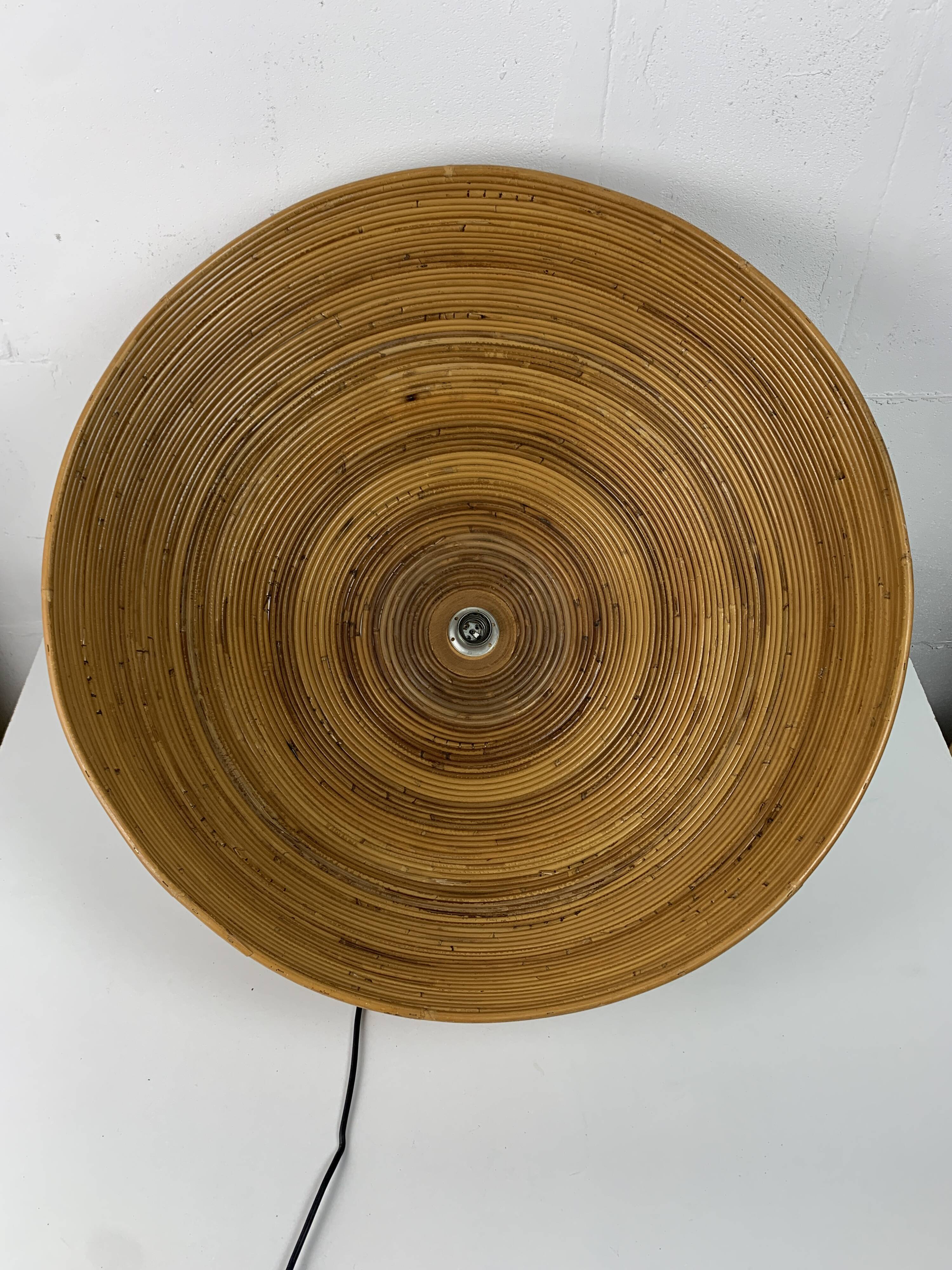 Lampe à suspension XL 71 cm en roseau, rotin, bambou et laiton, Italie