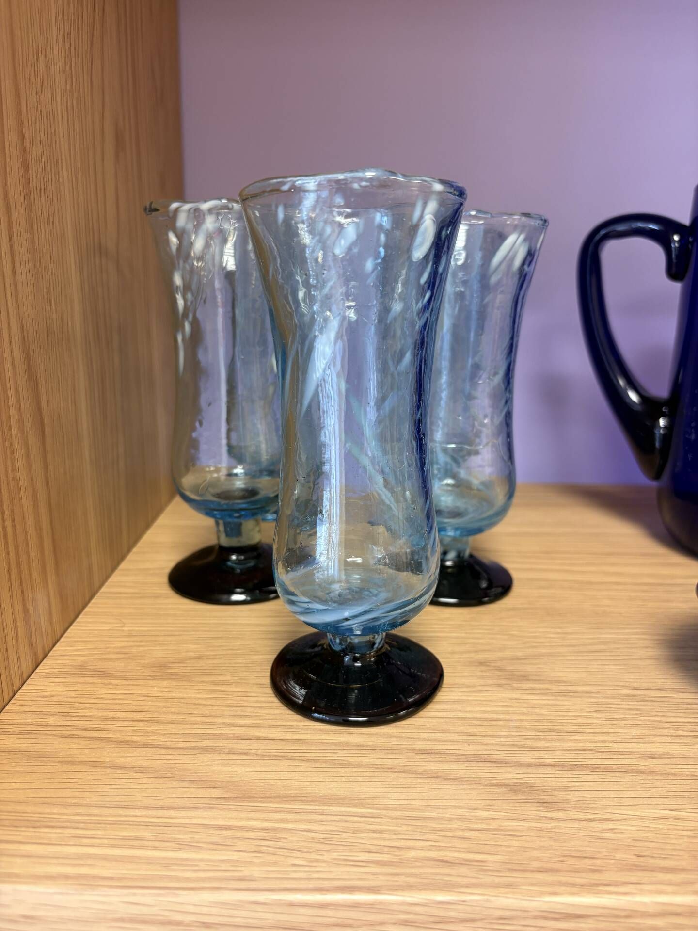 Set of 5 champagne flutes / hand-blown glass juice glasses.