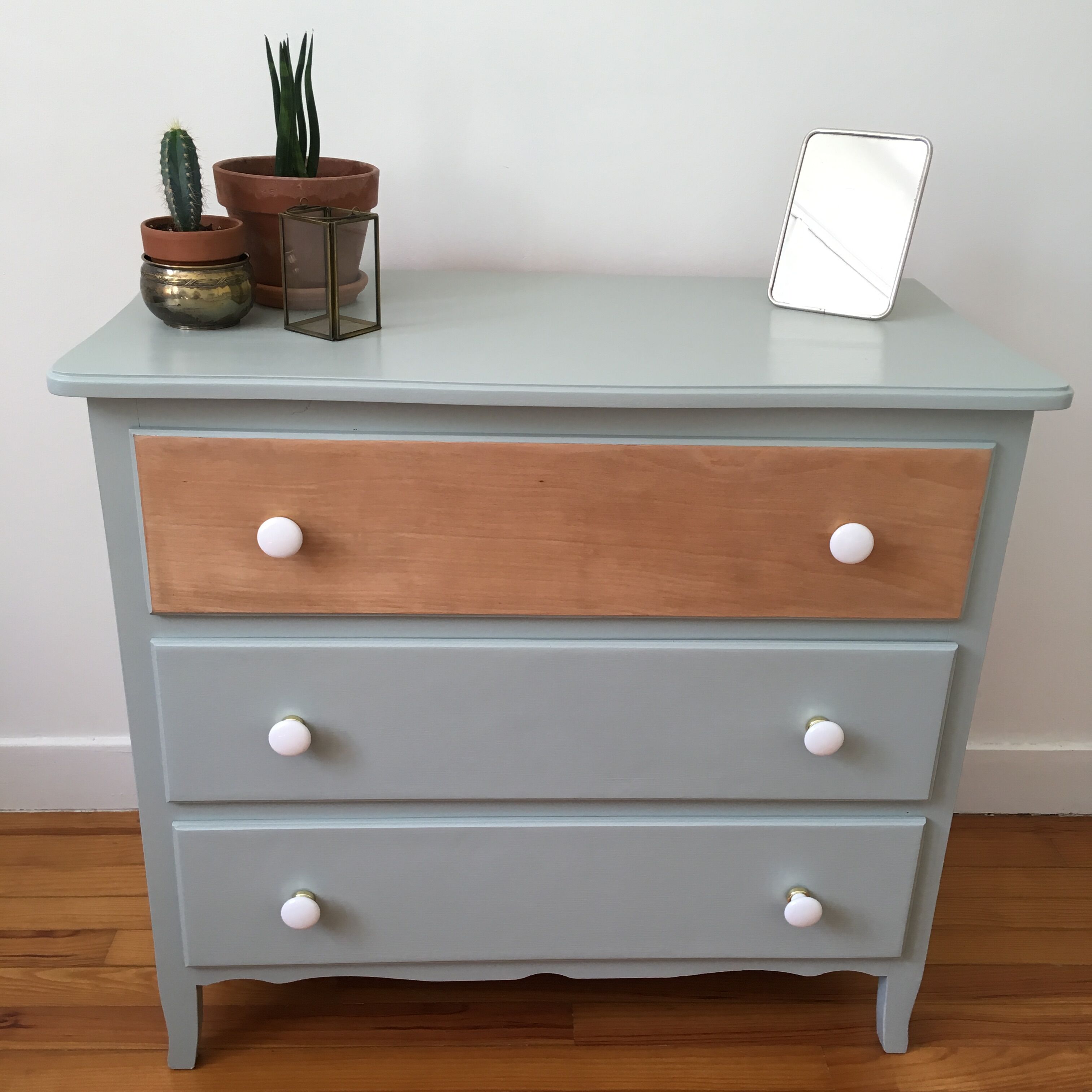 Dresser wooden three drawers