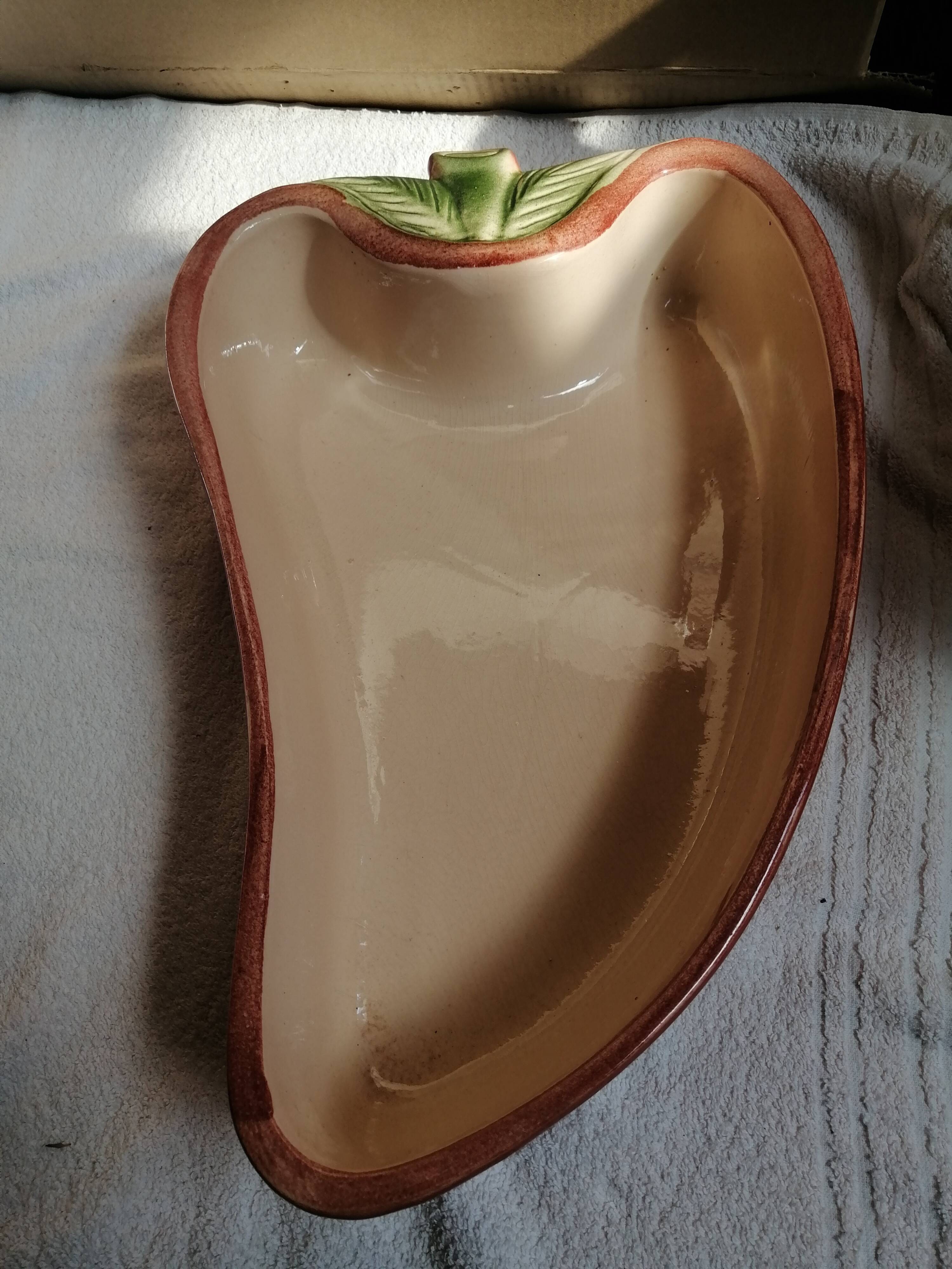 EMPTY DISH POCKET CERAMIC SLIP