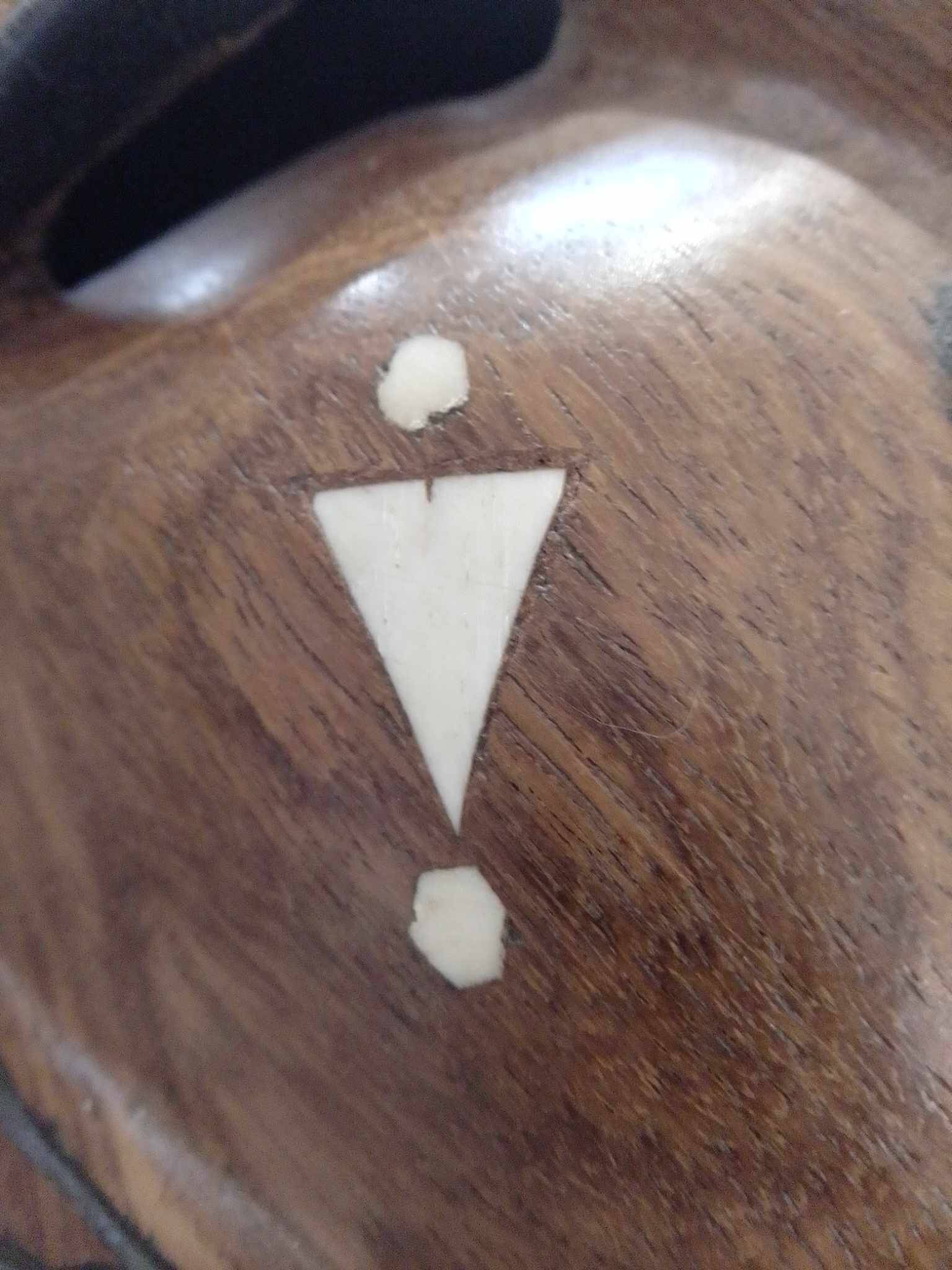 Masque mural africain artisanal