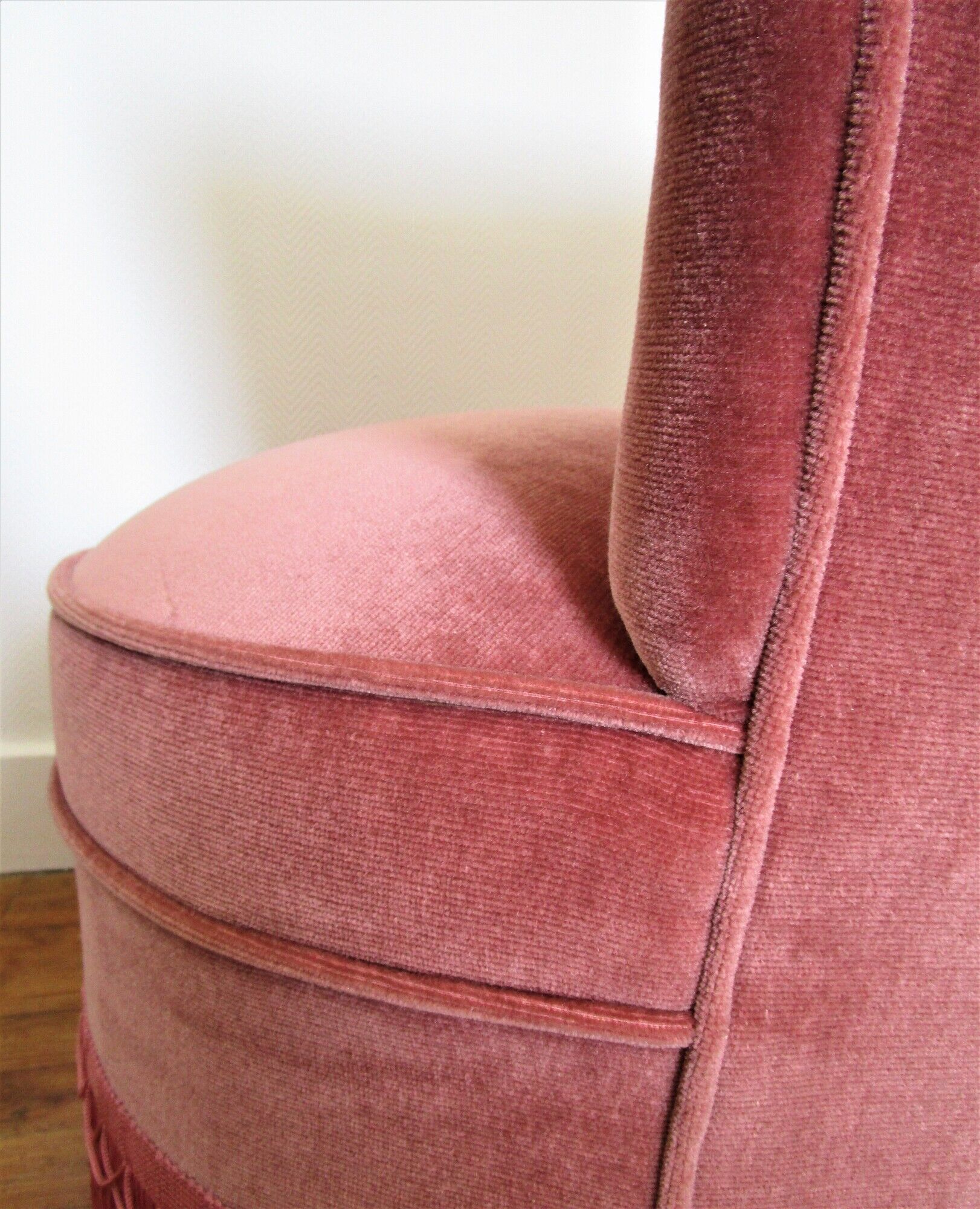 Fauteuil velours rose poudré chauffeuse style napoléon iii vintage