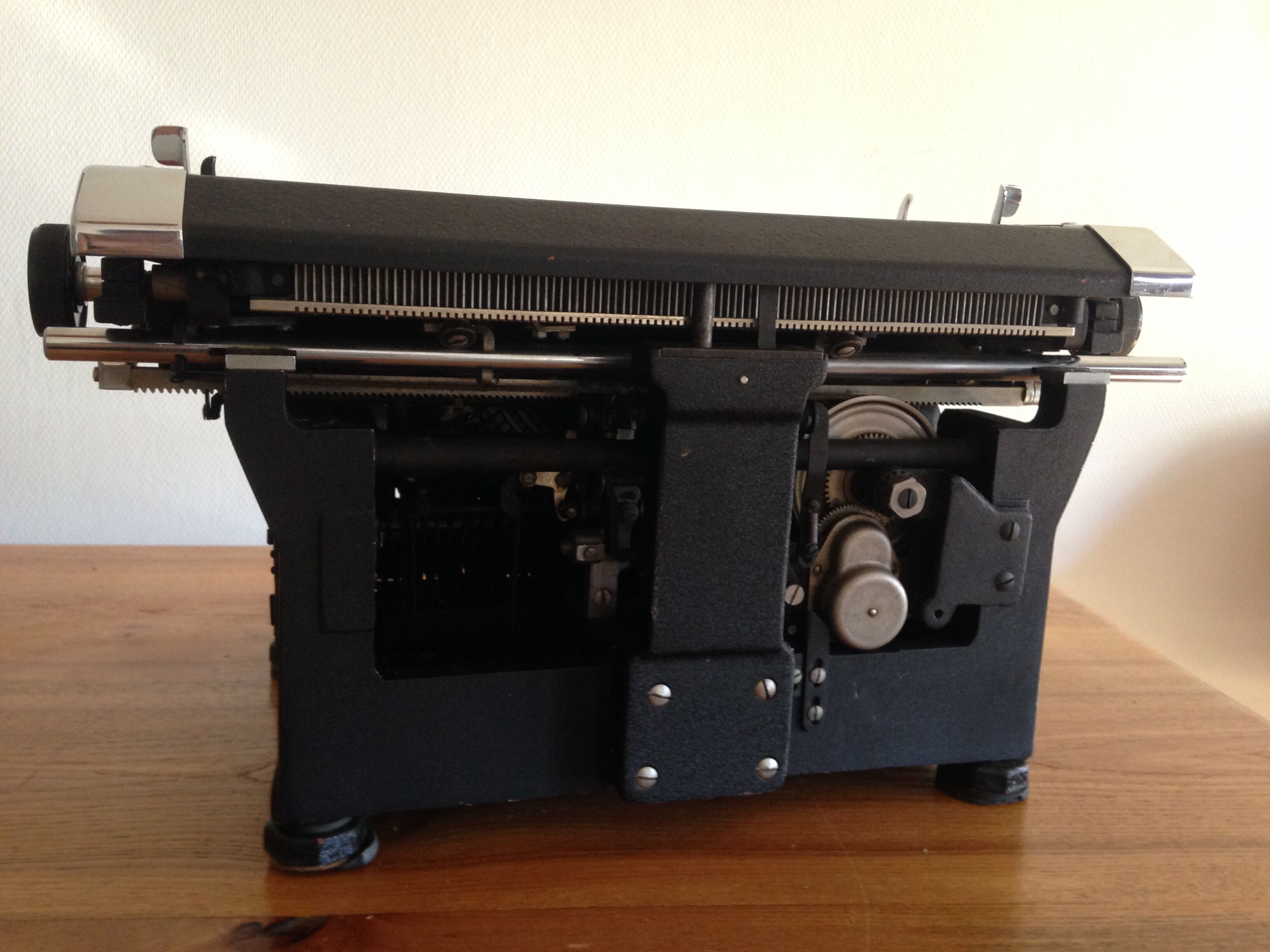 Typewriter Rooy B44 1950