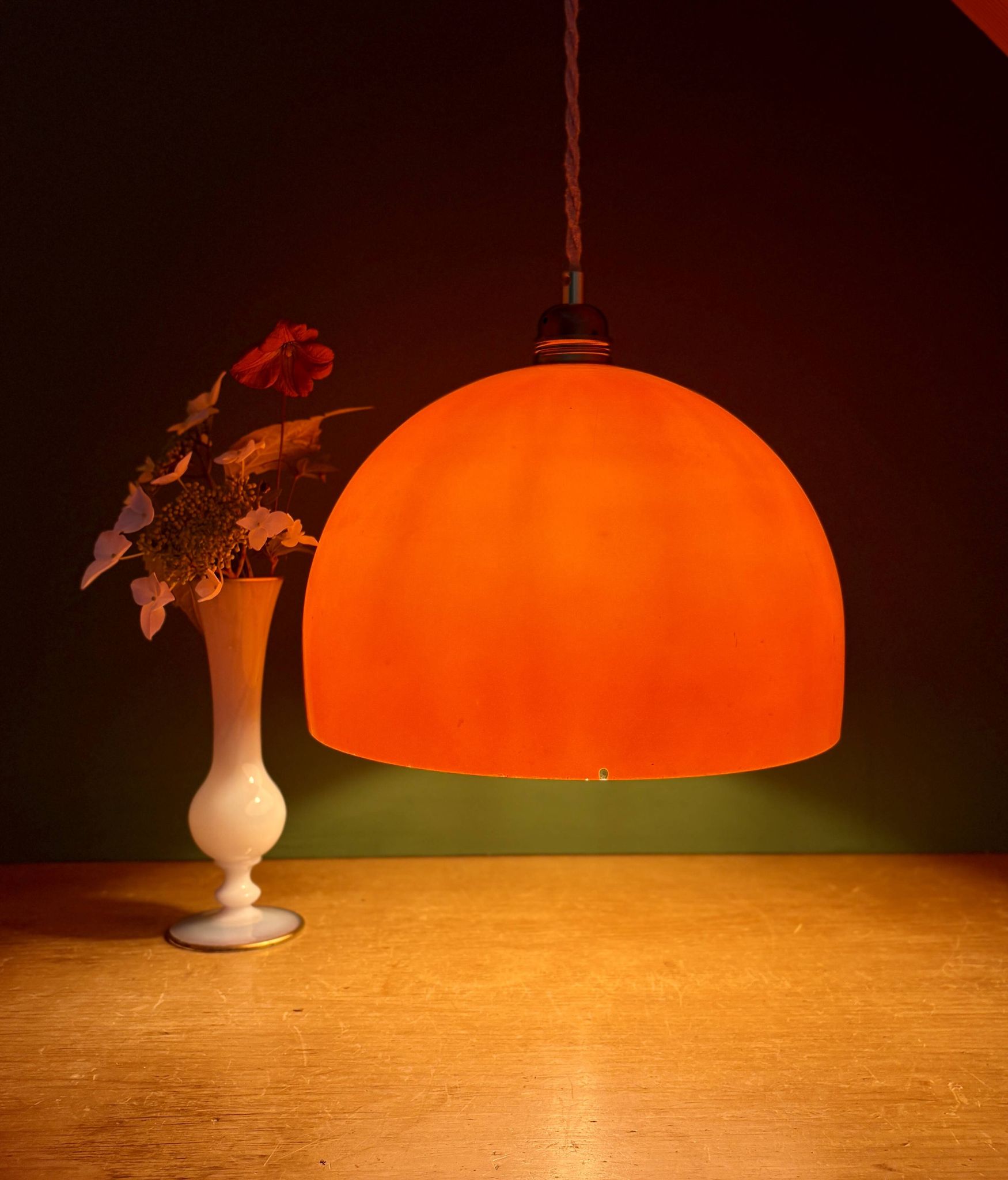 Suspension globe vintage en verre orange