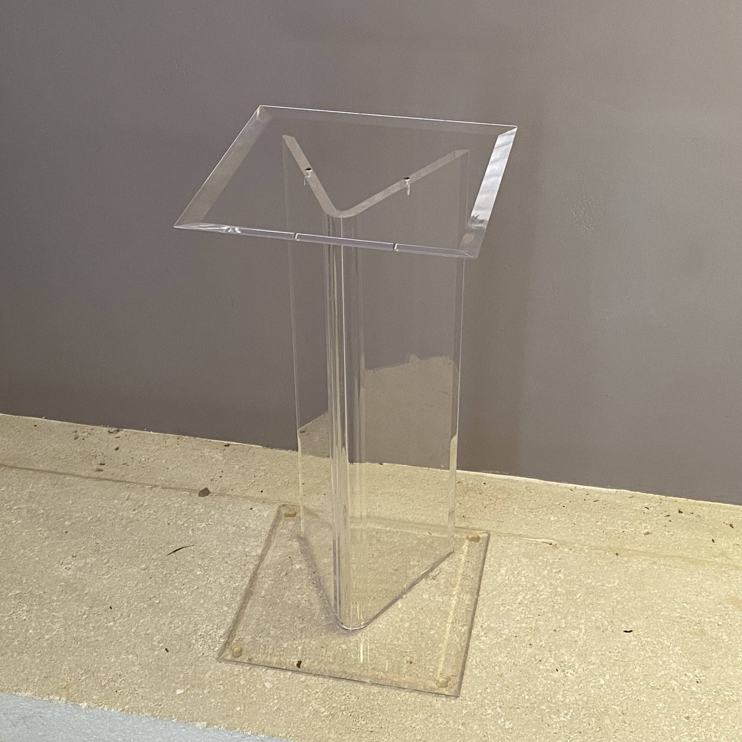 Console David Lange 1980. Plexiglass.